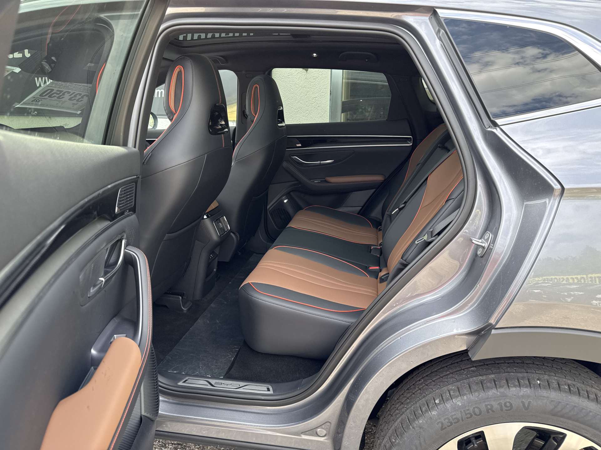 BYD Seal U DM-i PHEV Design AWD 324PS Automat-image-7