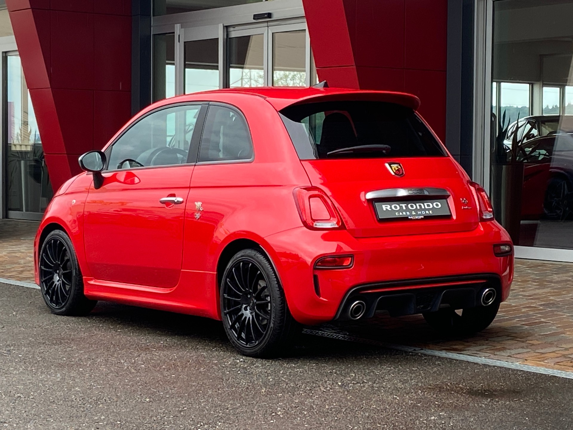 FIAT 595 1.4 16V Turbo Abarth Turismo Automat-image-14