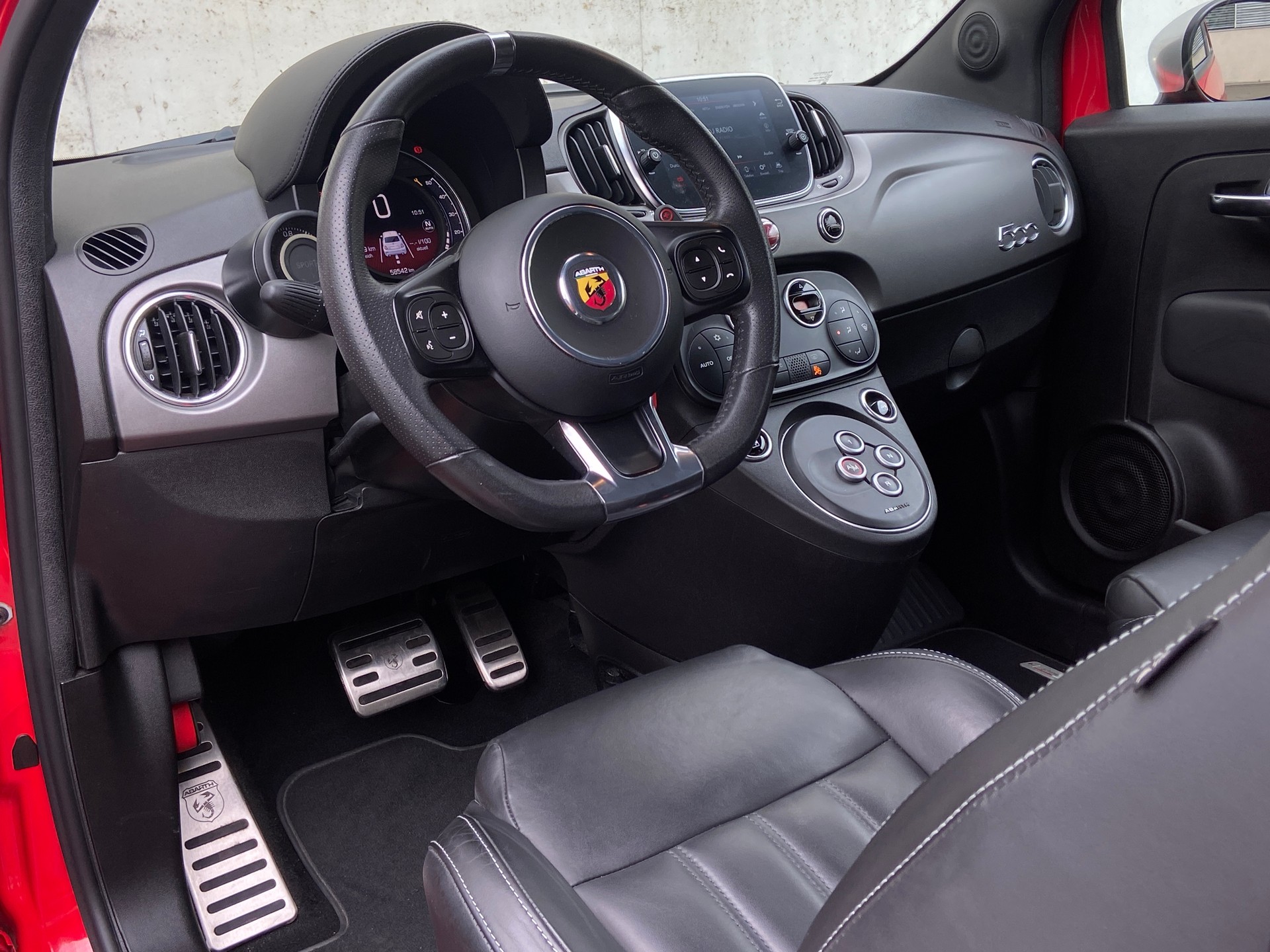 FIAT 595 1.4 16V Turbo Abarth Turismo Automat-image-4