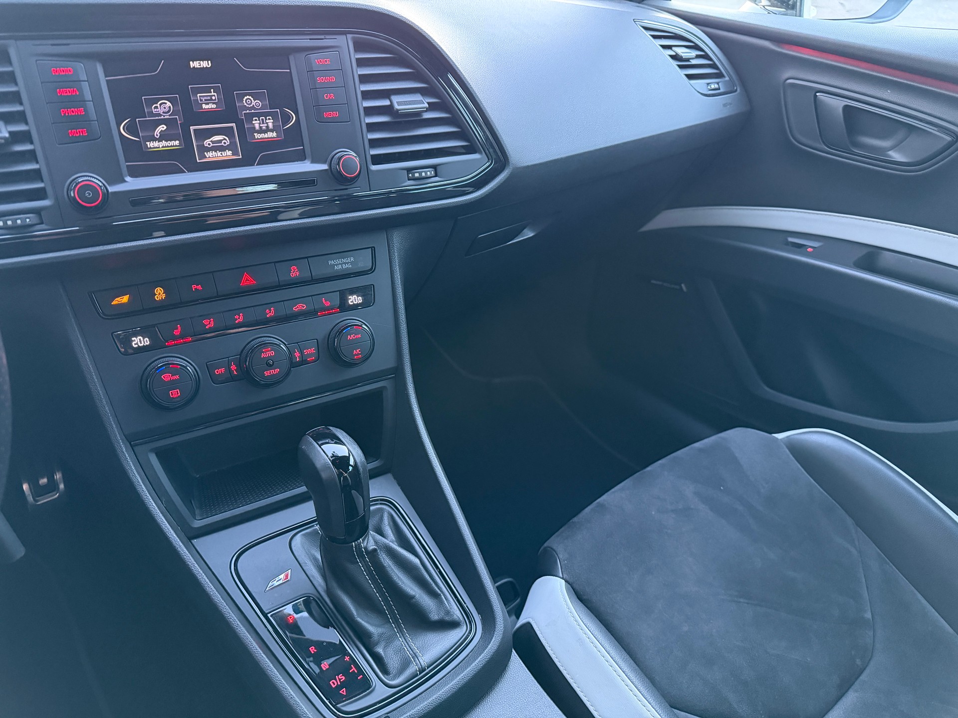 SEAT Leon ST 2.0 TSI Cupra 280 DSG-image-13