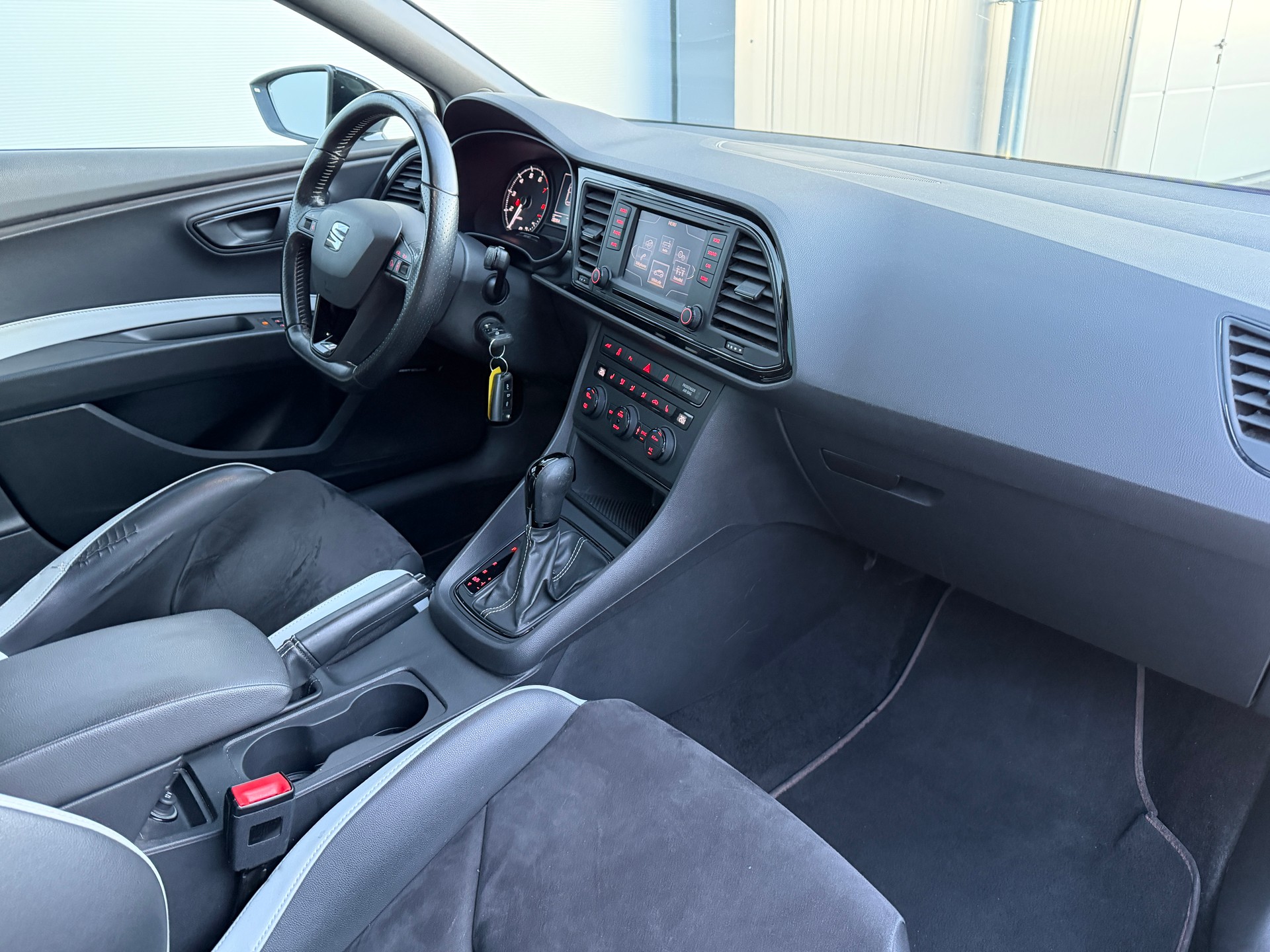 SEAT Leon ST 2.0 TSI Cupra 280 DSG-image-8
