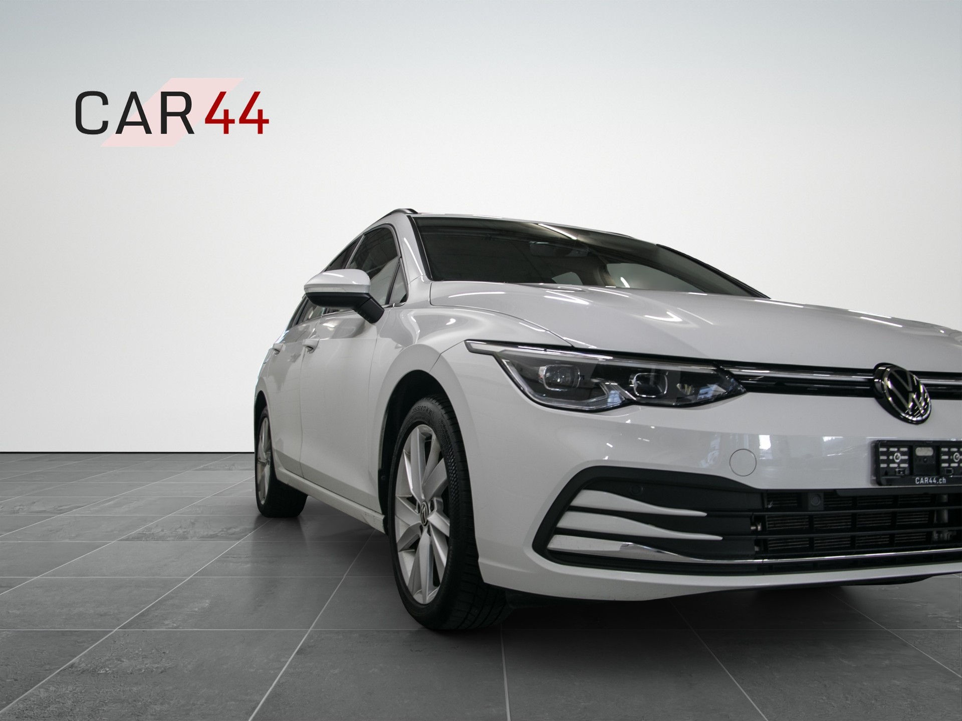 VW Golf Variant 2.0 TSI Style DSG 4Motion-image-14