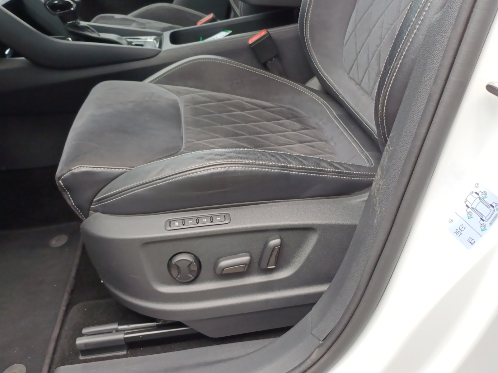 SKODA Kodiaq 2.0 TDI CR Sport Line 4x4 DSG-image-15