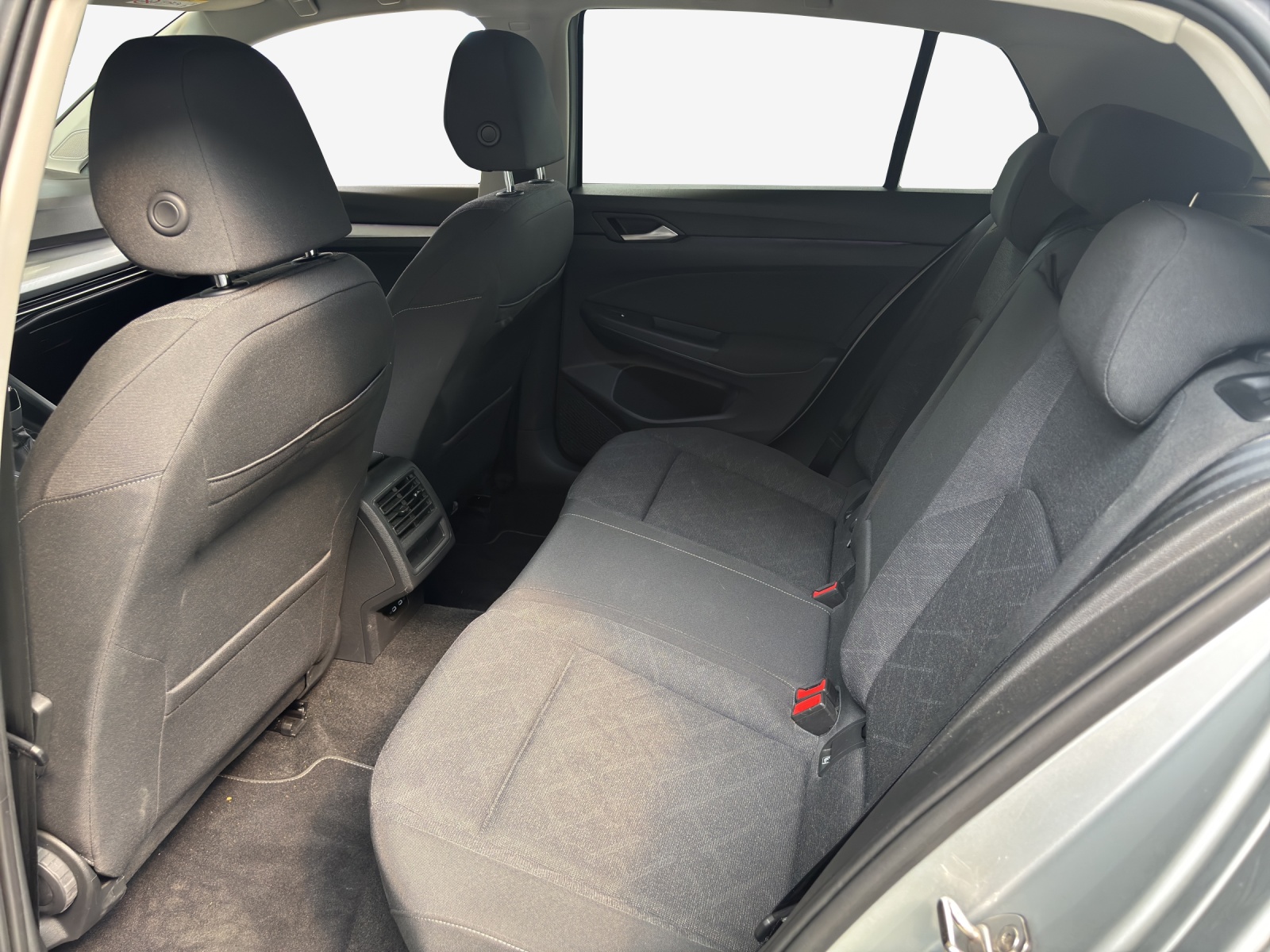 VW Golf 1.0 TSI Life-image-11
