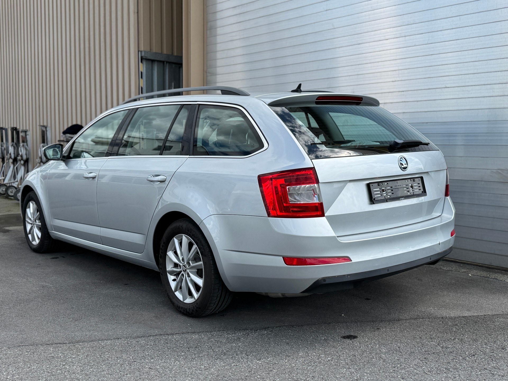 SKODA Octavia Combi 2.0 TDI Style 4x4 DSG-image-3