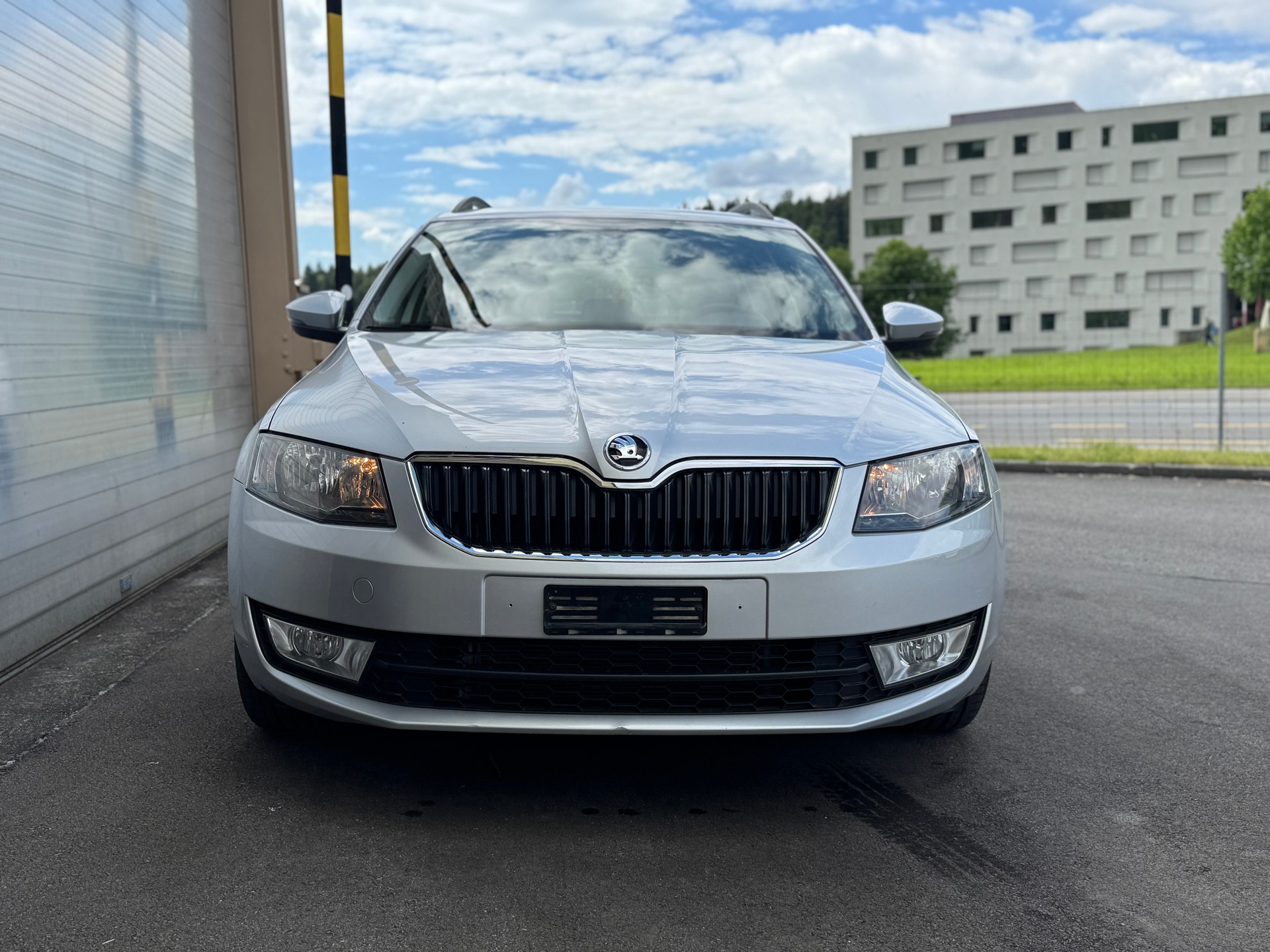 SKODA Octavia Combi 2.0 TDI Style 4x4 DSG-image-1