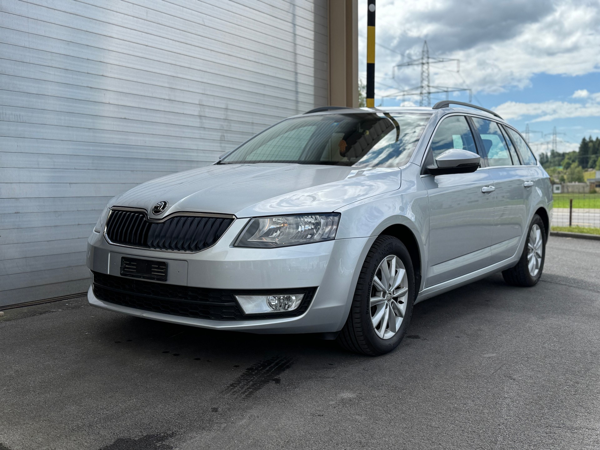 SKODA Octavia Combi 2.0 TDI Style 4x4 DSG-image-0