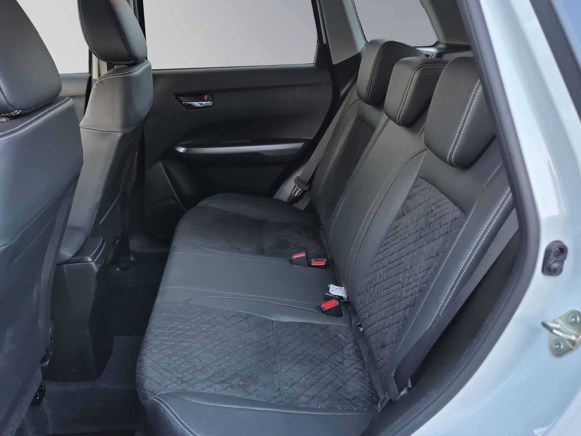 SUZUKI Vitara 1.4 T Compact Top Hybrid 4x4-image-16