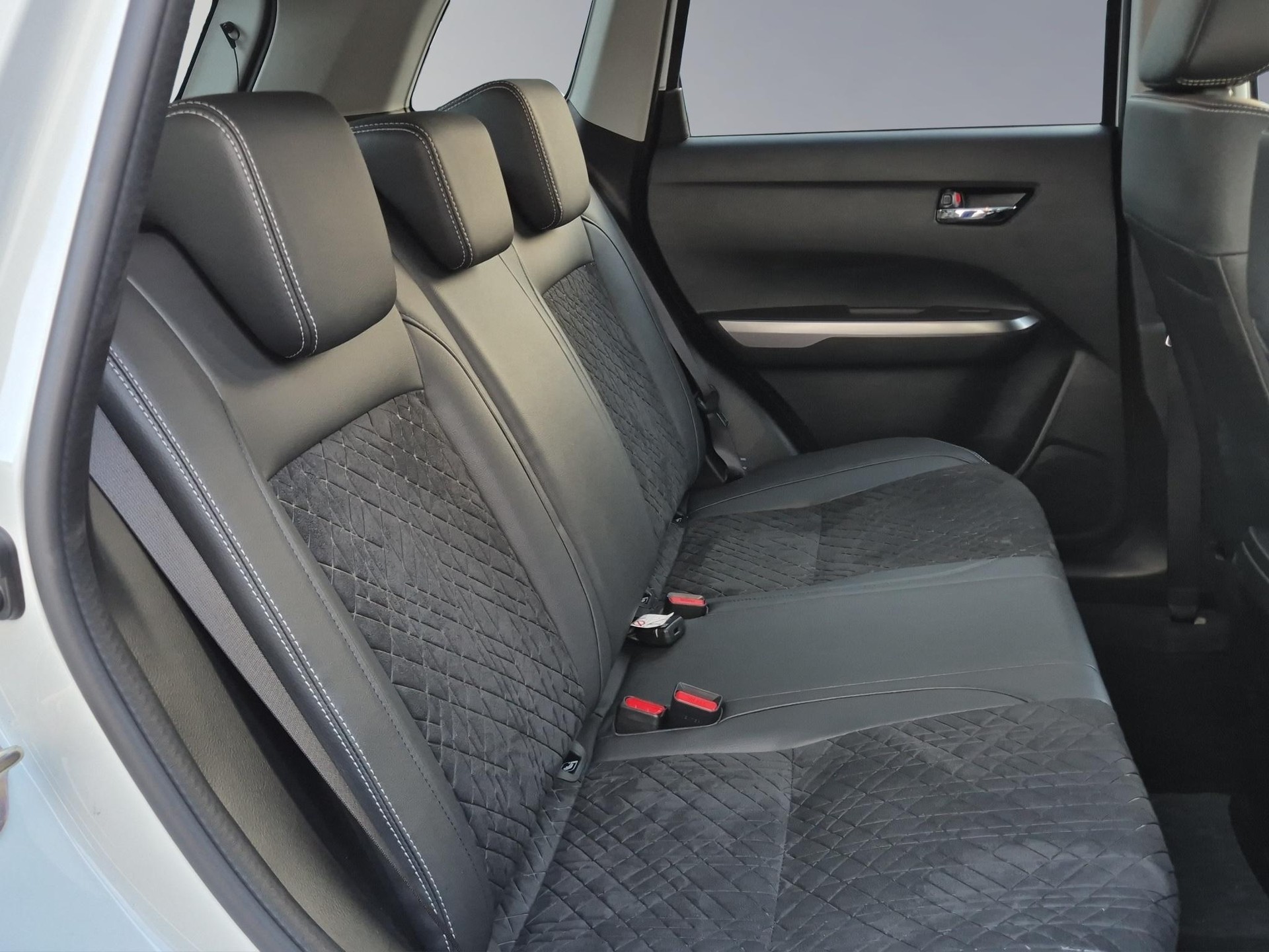 SUZUKI Vitara 1.4 T Compact Top Hybrid 4x4-image-15