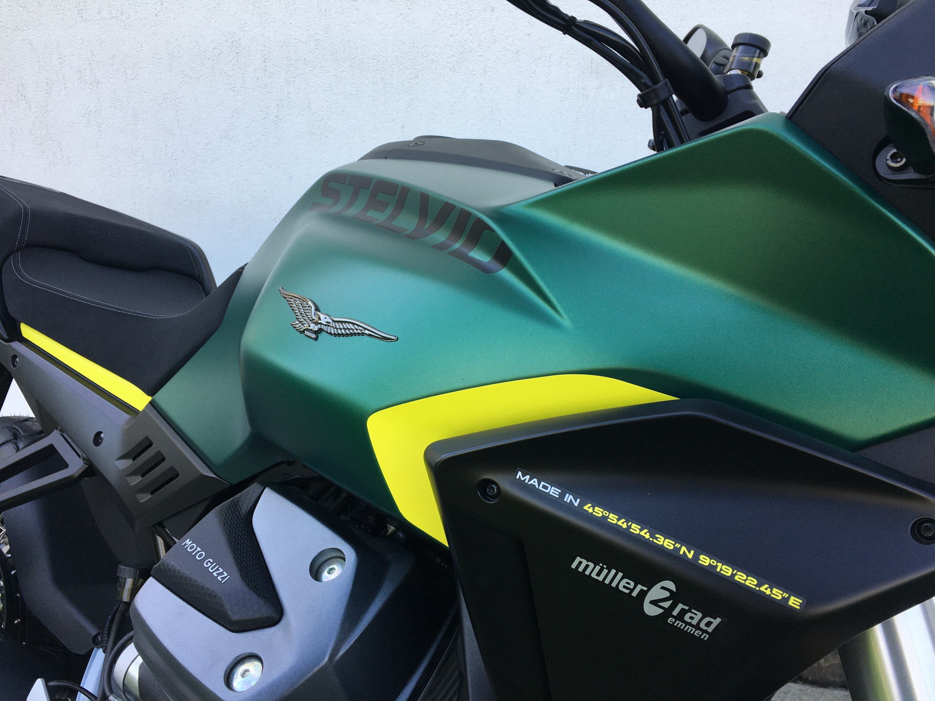 MOTO GUZZI Stelvio-showroom-element-3