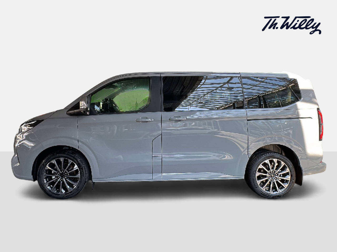 FORD Tourneo Custom 320 L1 2.0 EcoBlue 170 Titanium X-showroom-element-1