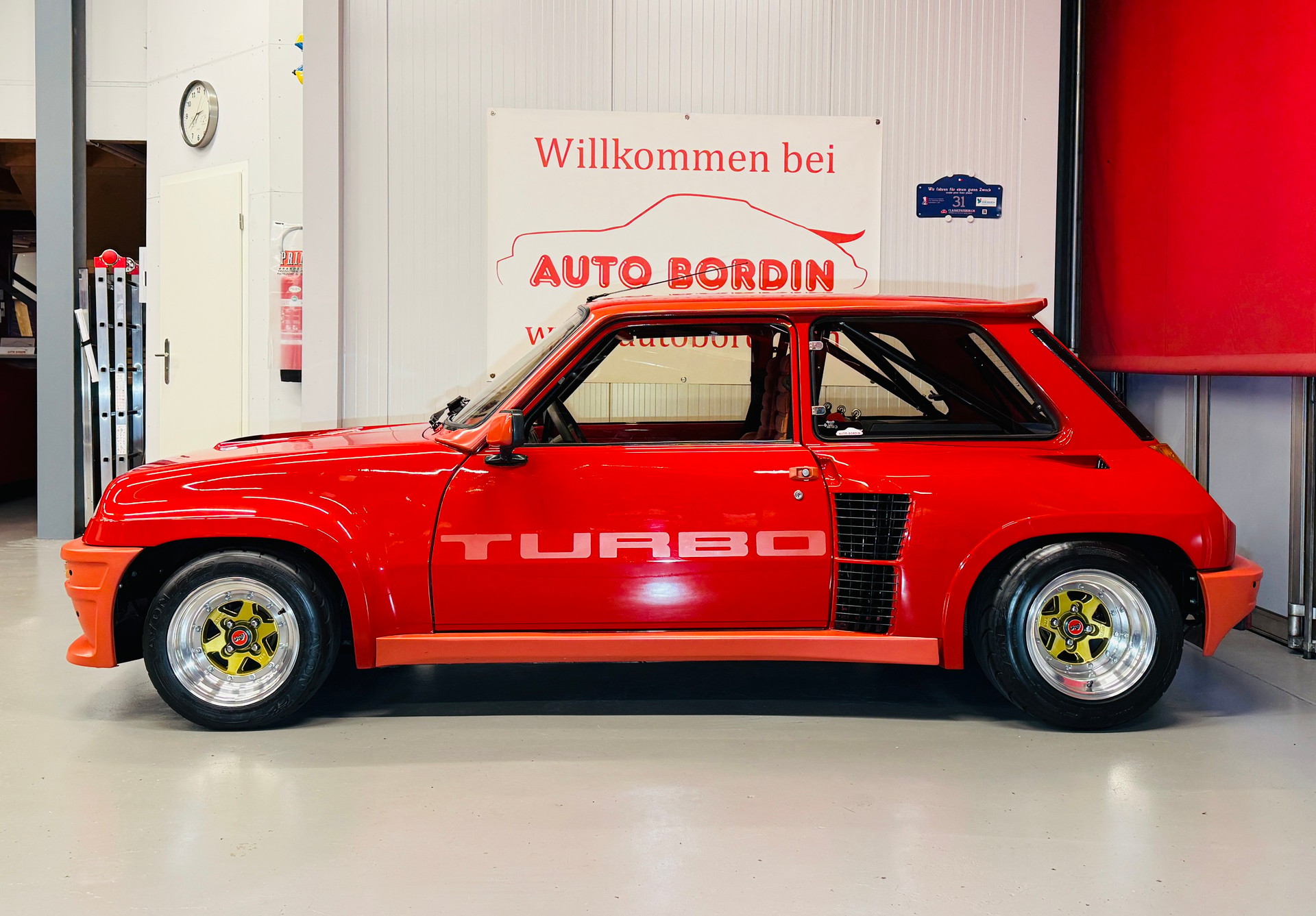 RENAULT R5 Turbo 1 „Rouge Grenade“ Nr. 899 of 1690-image-3
