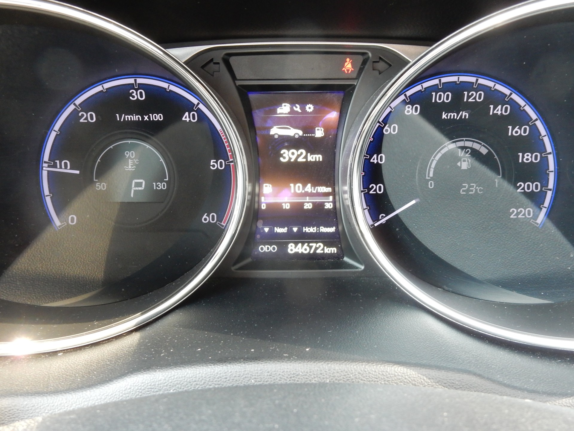 HYUNDAI iX 35 2.0 CRDi Style 4WD Automatic-image-7