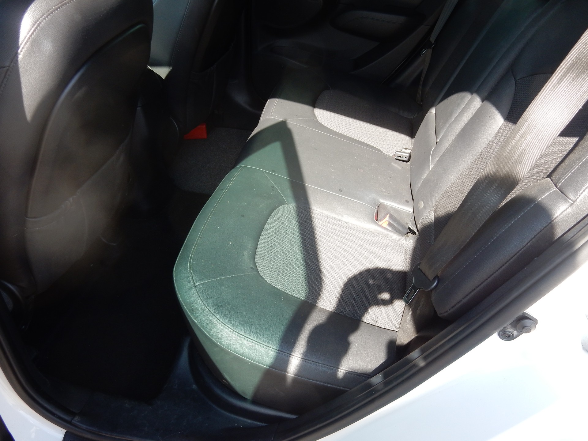HYUNDAI iX 35 2.0 CRDi Style 4WD Automatic-image-16