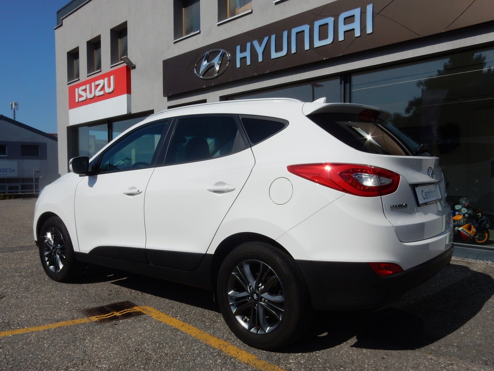 HYUNDAI iX 35 2.0 CRDi Style 4WD Automatic-image-4