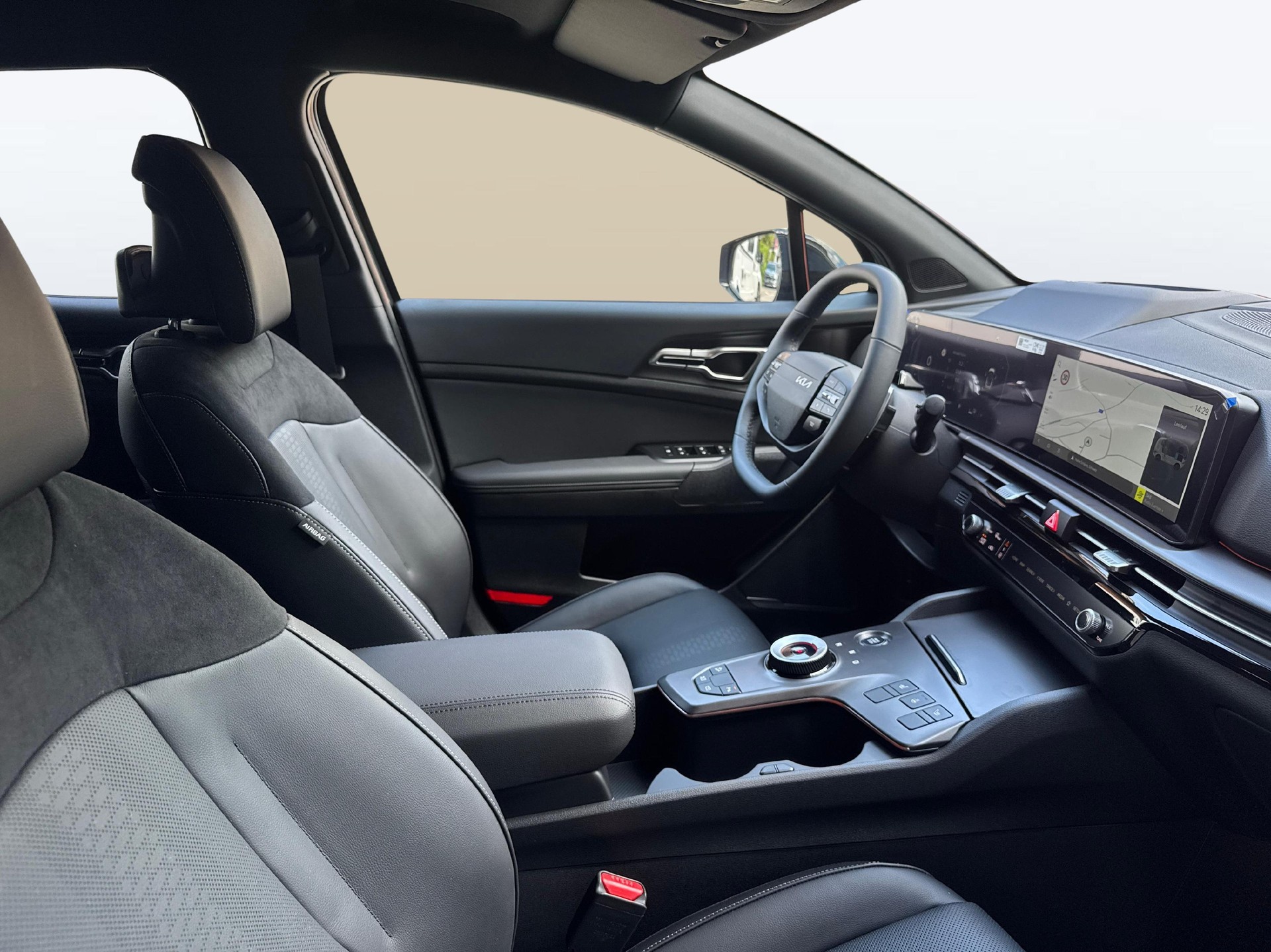 KIA Sportage 1.6 T-GDi Hybrid Black Edition-image-9