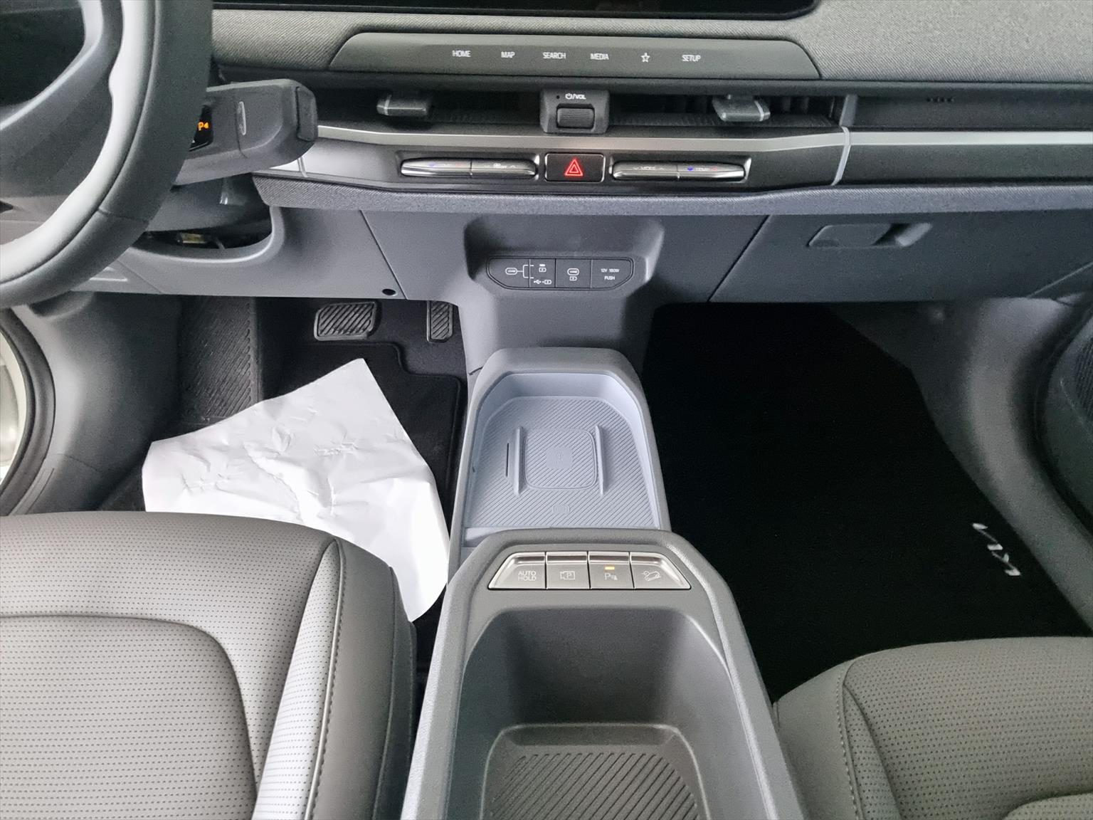 KIA EV3 81 kWh Earth-image-9