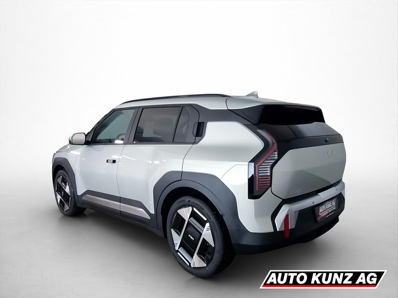 KIA EV3 81 kWh Earth-image-3