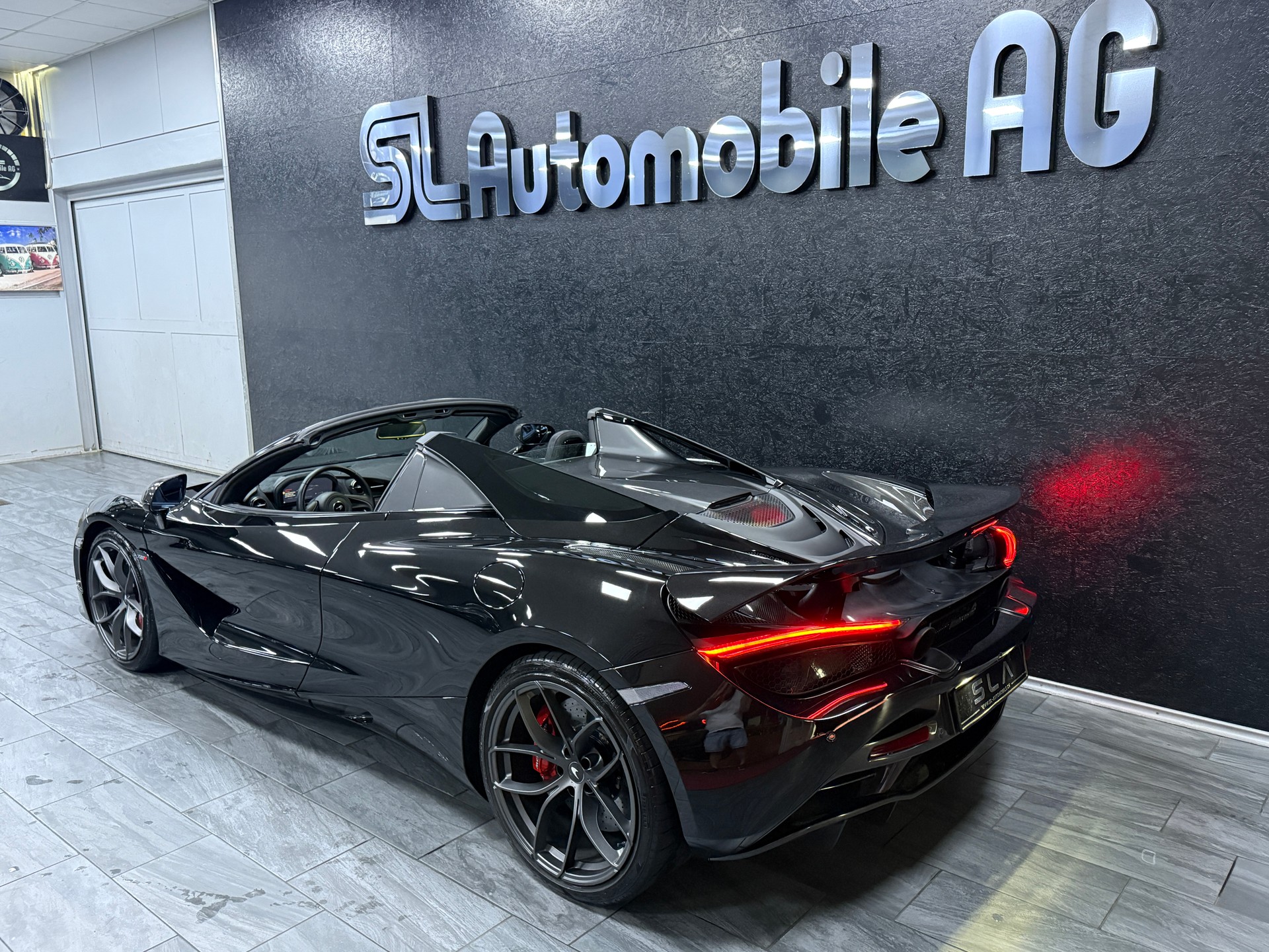 McLAREN 720S Spider Performance 4.0 V8 SSG / CH Fz 1 Hand-image-4