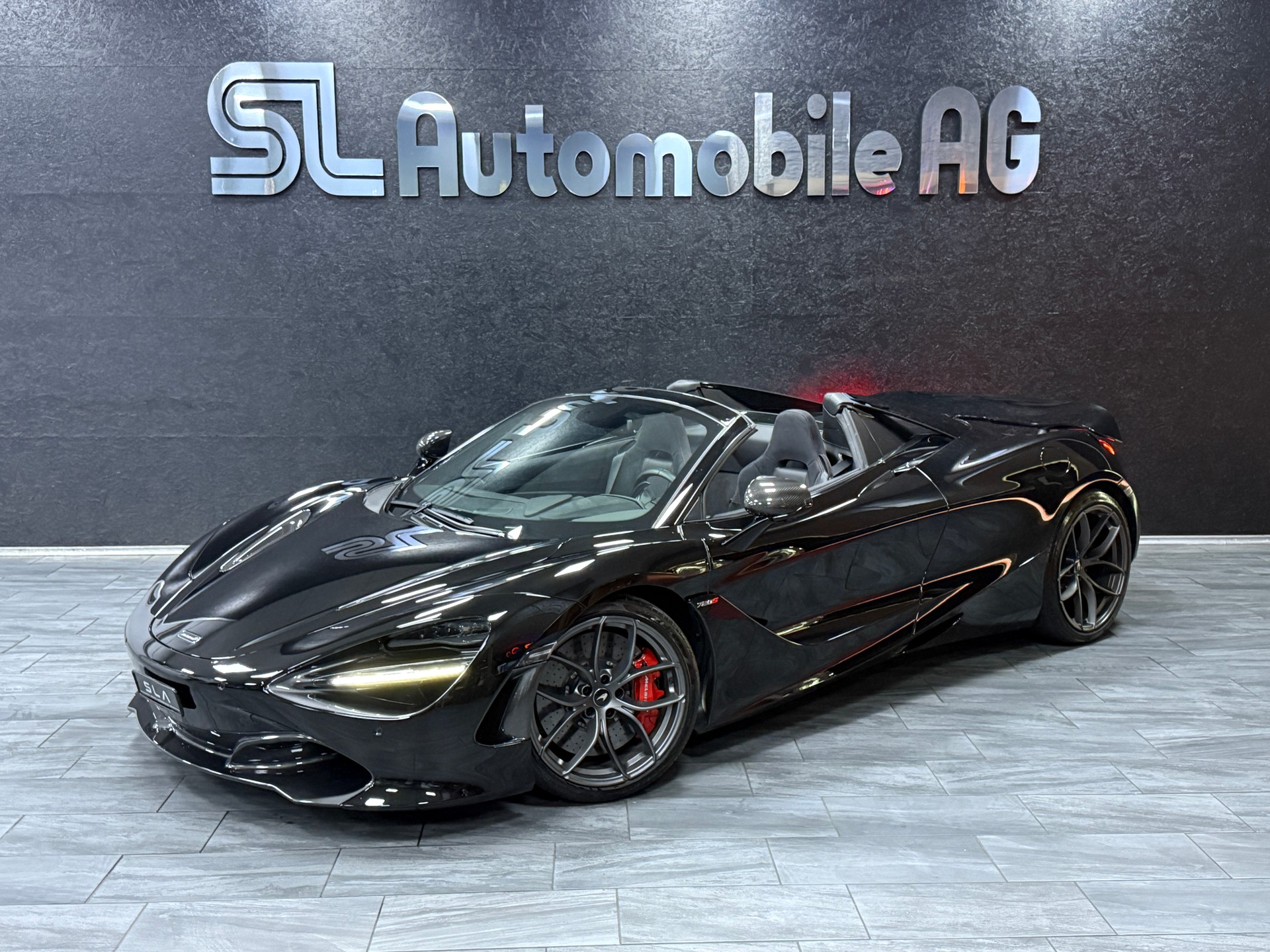 McLAREN 720S Spider Performance 4.0 V8 SSG / CH Fz 1 Hand