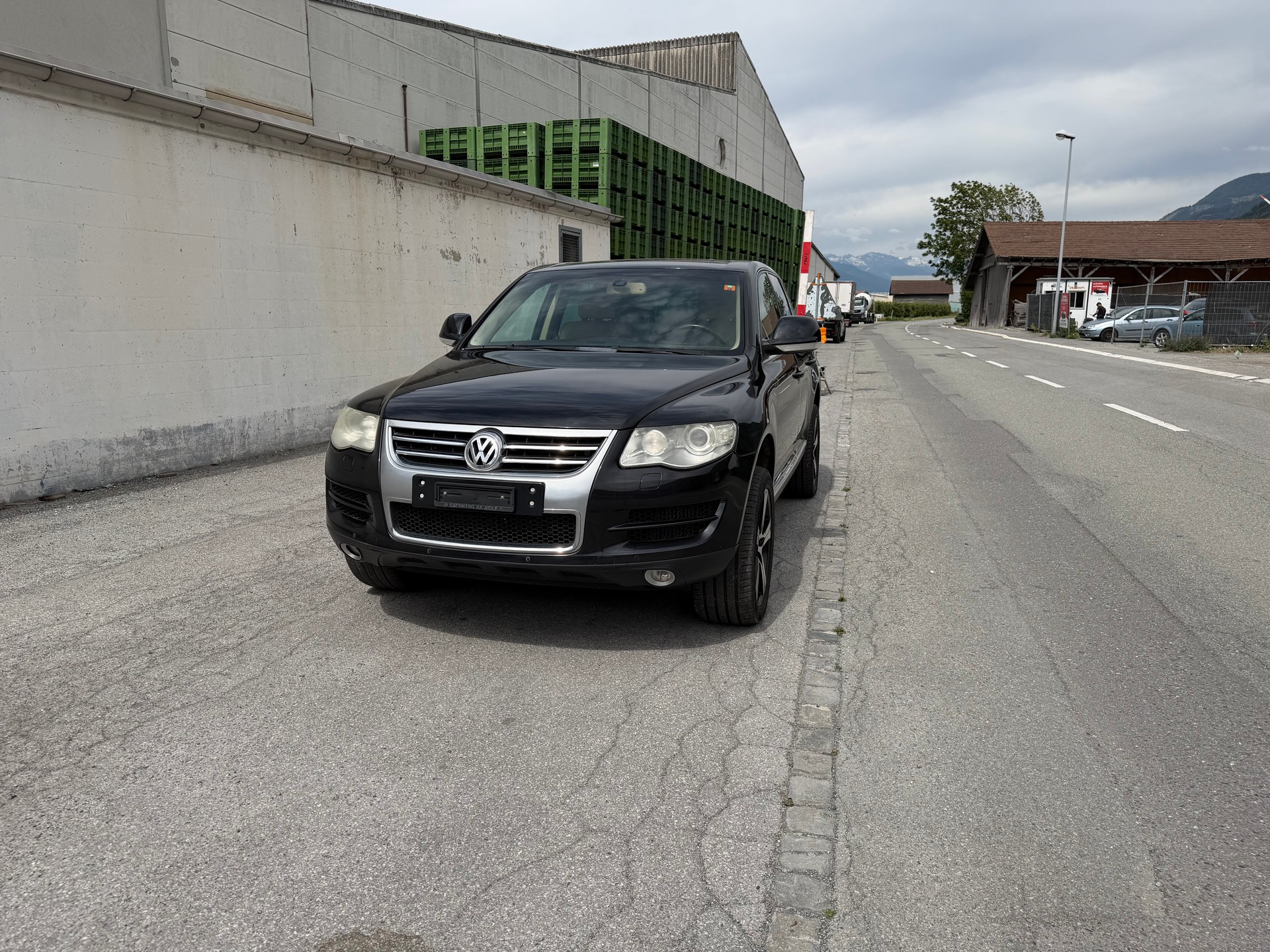 VW Touareg 3.0 TDI Mountain-image-0