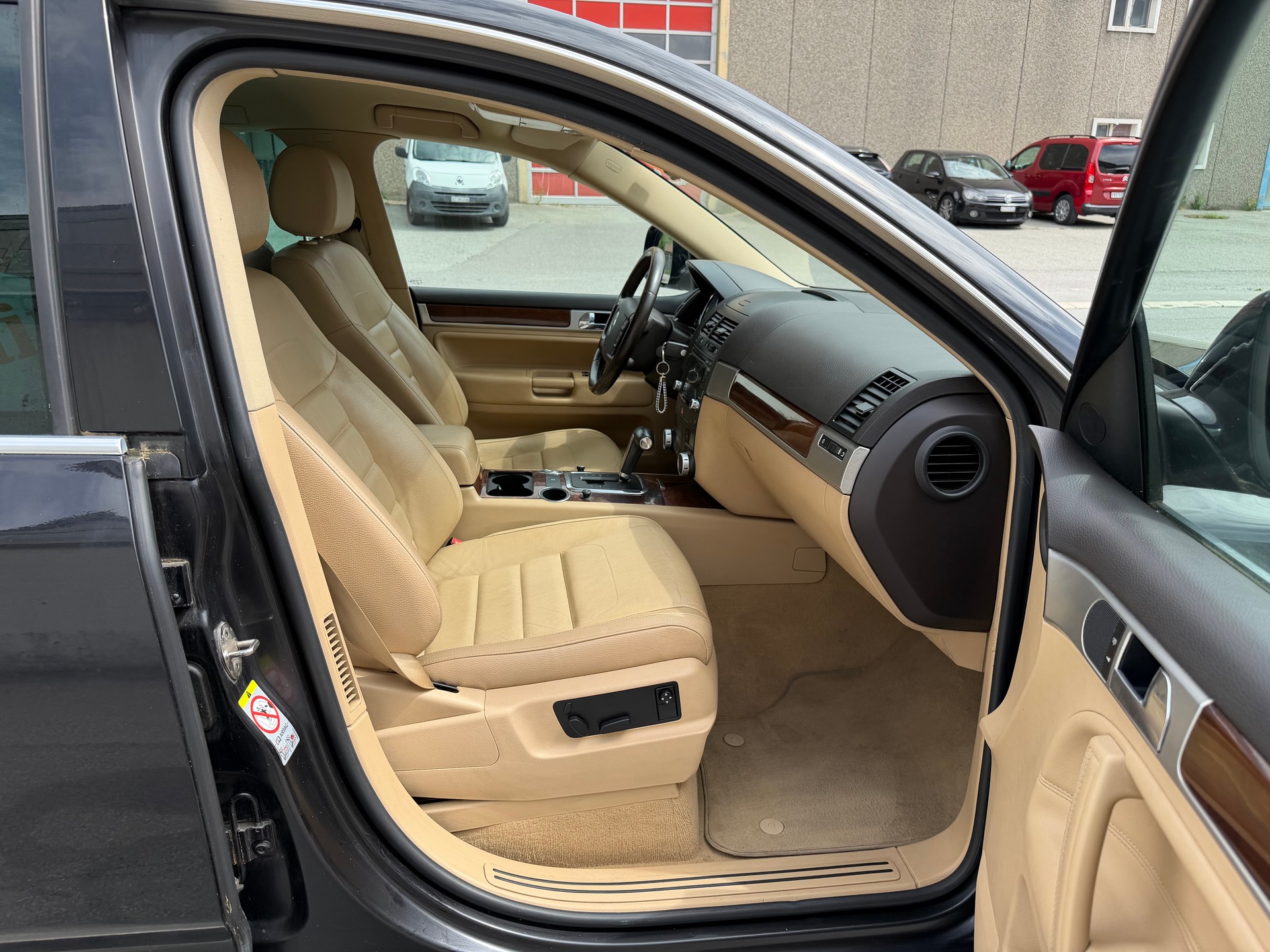 VW Touareg 3.0 TDI Mountain-image-3