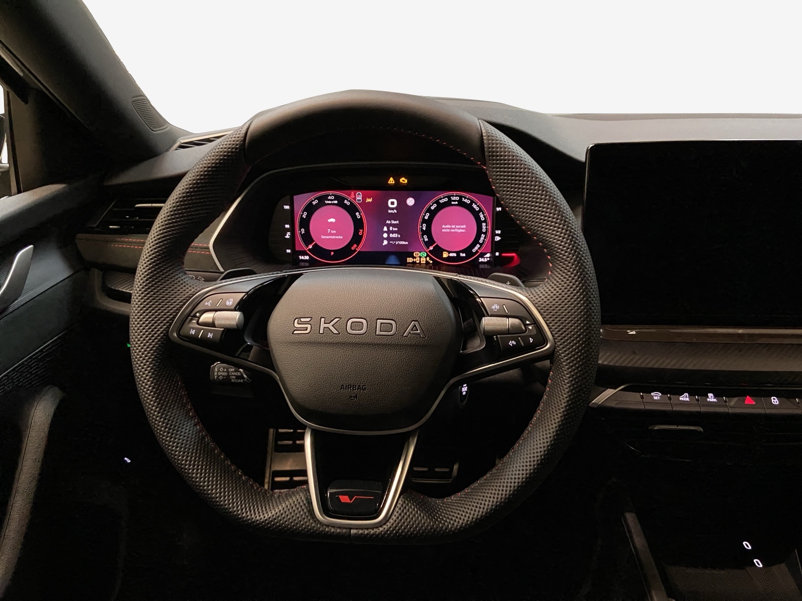 SKODA Octavia Combi 2.0 TSI DSG RS 30 Years Edition-image-12