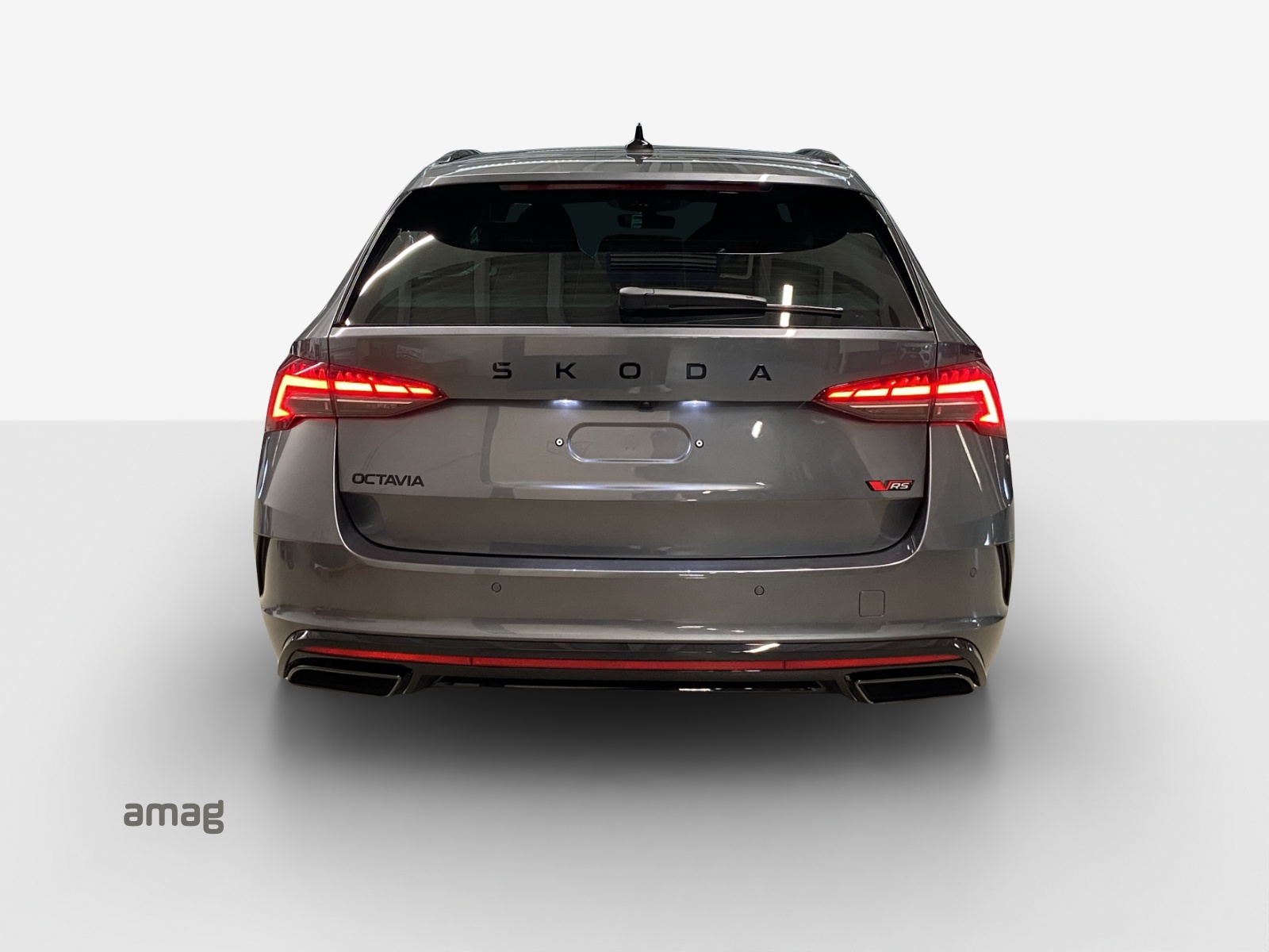 SKODA Octavia Combi 2.0 TSI DSG RS 30 Years Edition-image-3