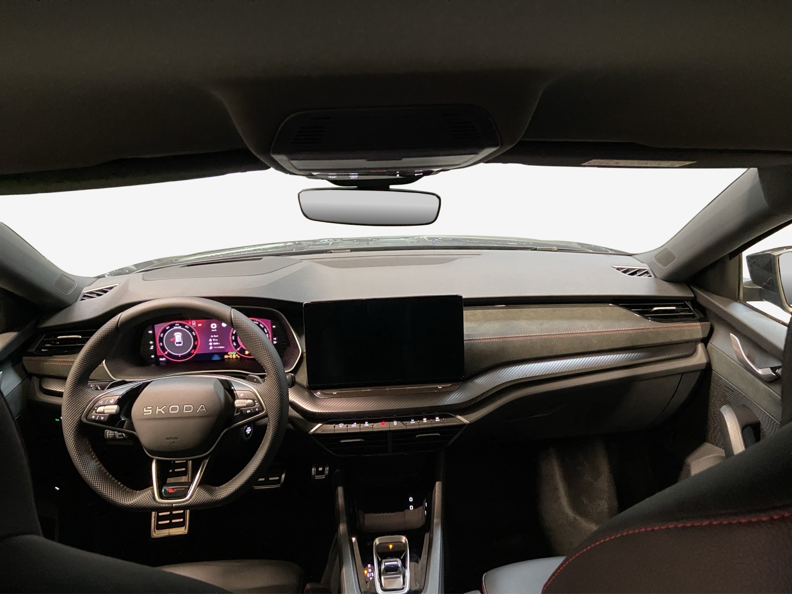 SKODA Octavia Combi 2.0 TSI DSG RS 30 Years Edition-image-8