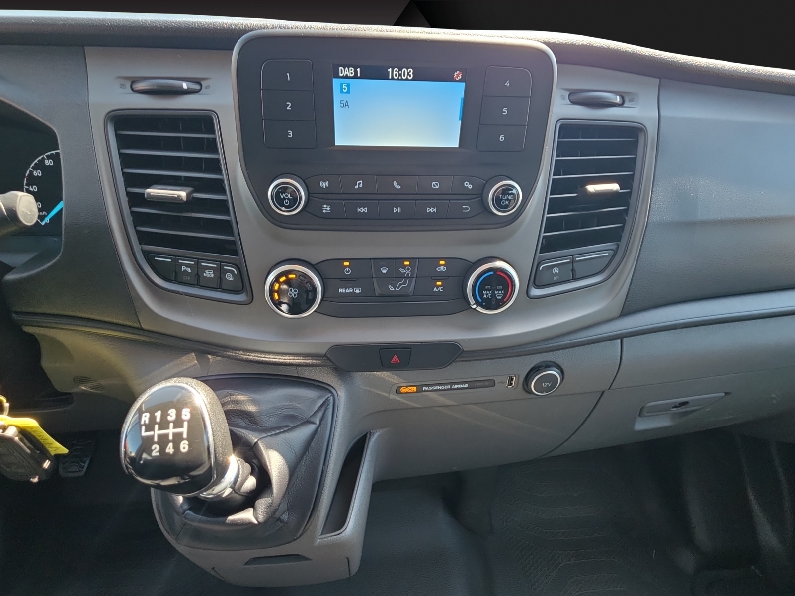 FORD Transit Custom 320 L1H1 Trend-image-10