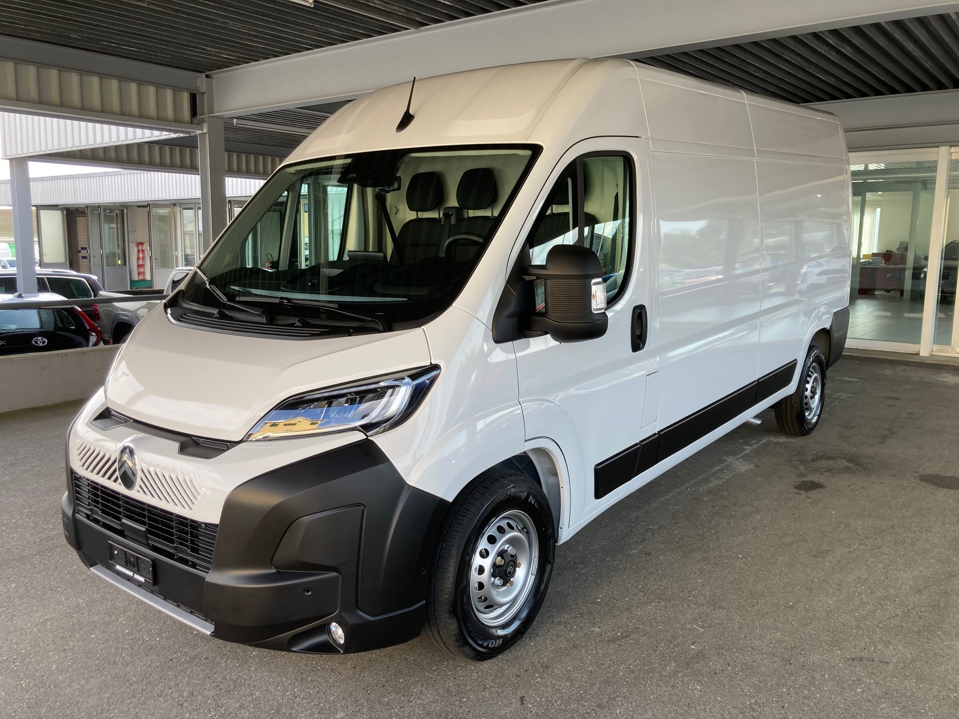 CITROEN Jumper 35+ 2.2 BlueHDi 180 L3H2 Kasten Automat Kasten-image-0
