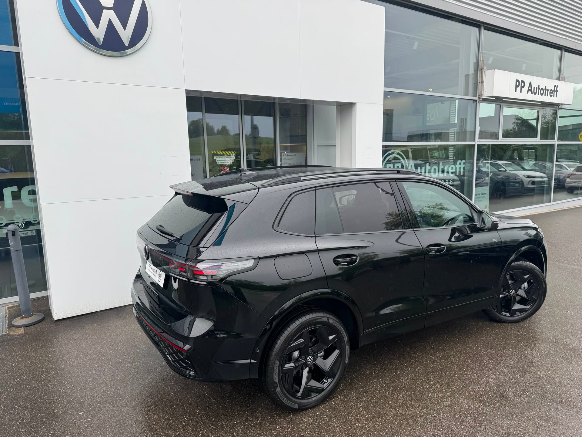 VW Tiguan 2.0 TSI DSG R-Line 4Motion-image-3