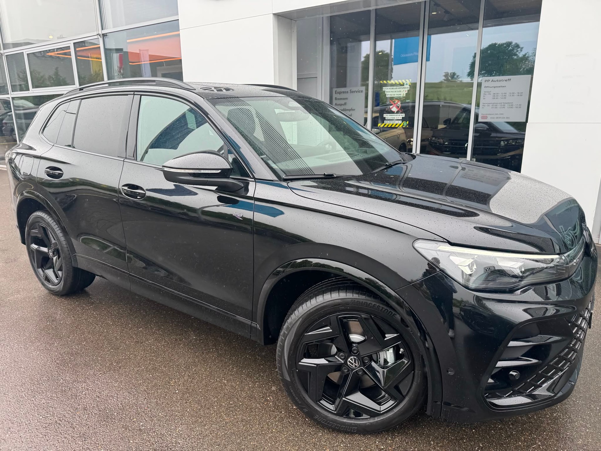VW Tiguan 2.0 TSI DSG R-Line 4Motion-image-1