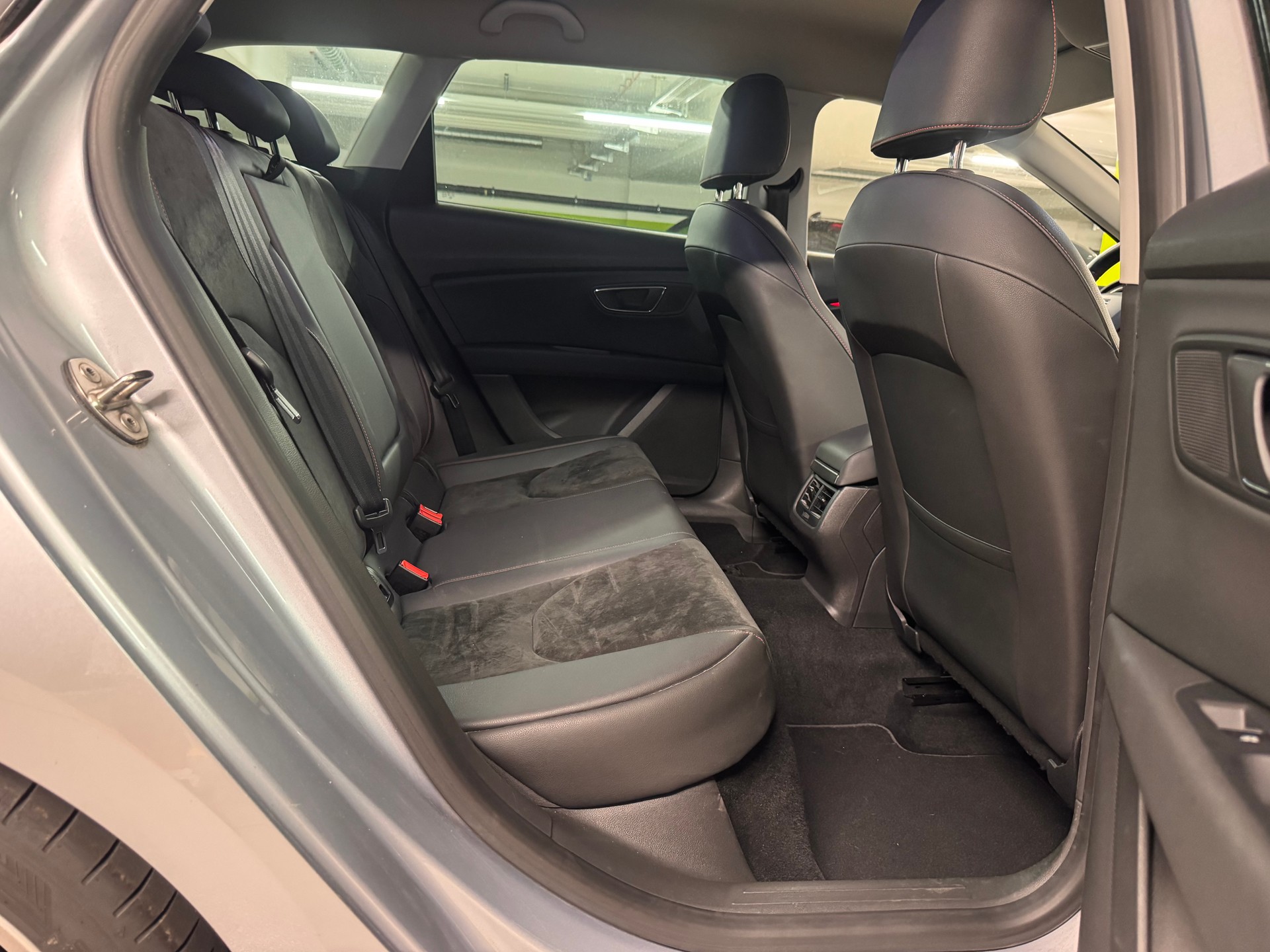 SEAT Leon ST 2.0 TDI Swiss FR DSG-image-13
