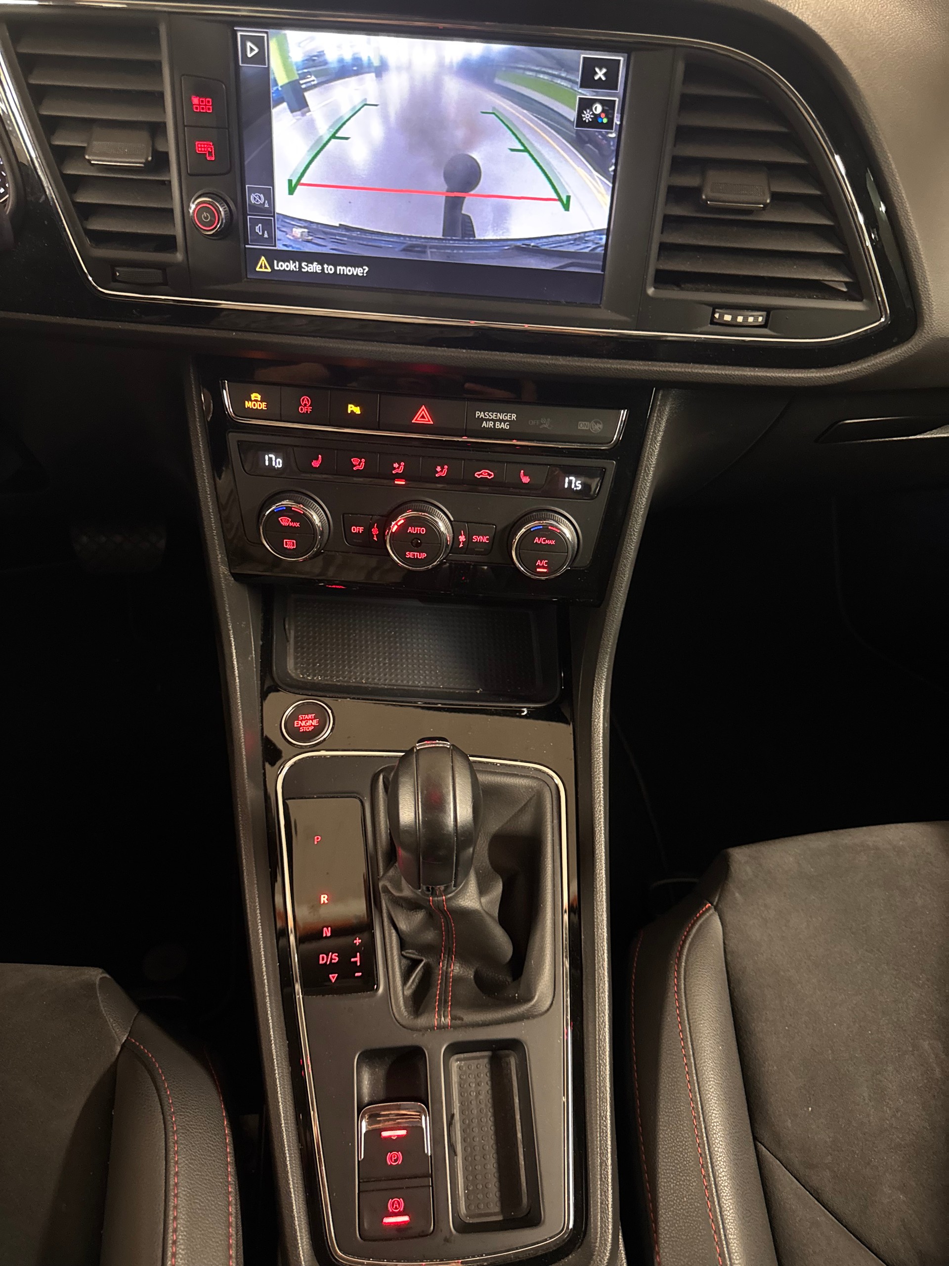 SEAT Leon ST 2.0 TDI Swiss FR DSG-image-12