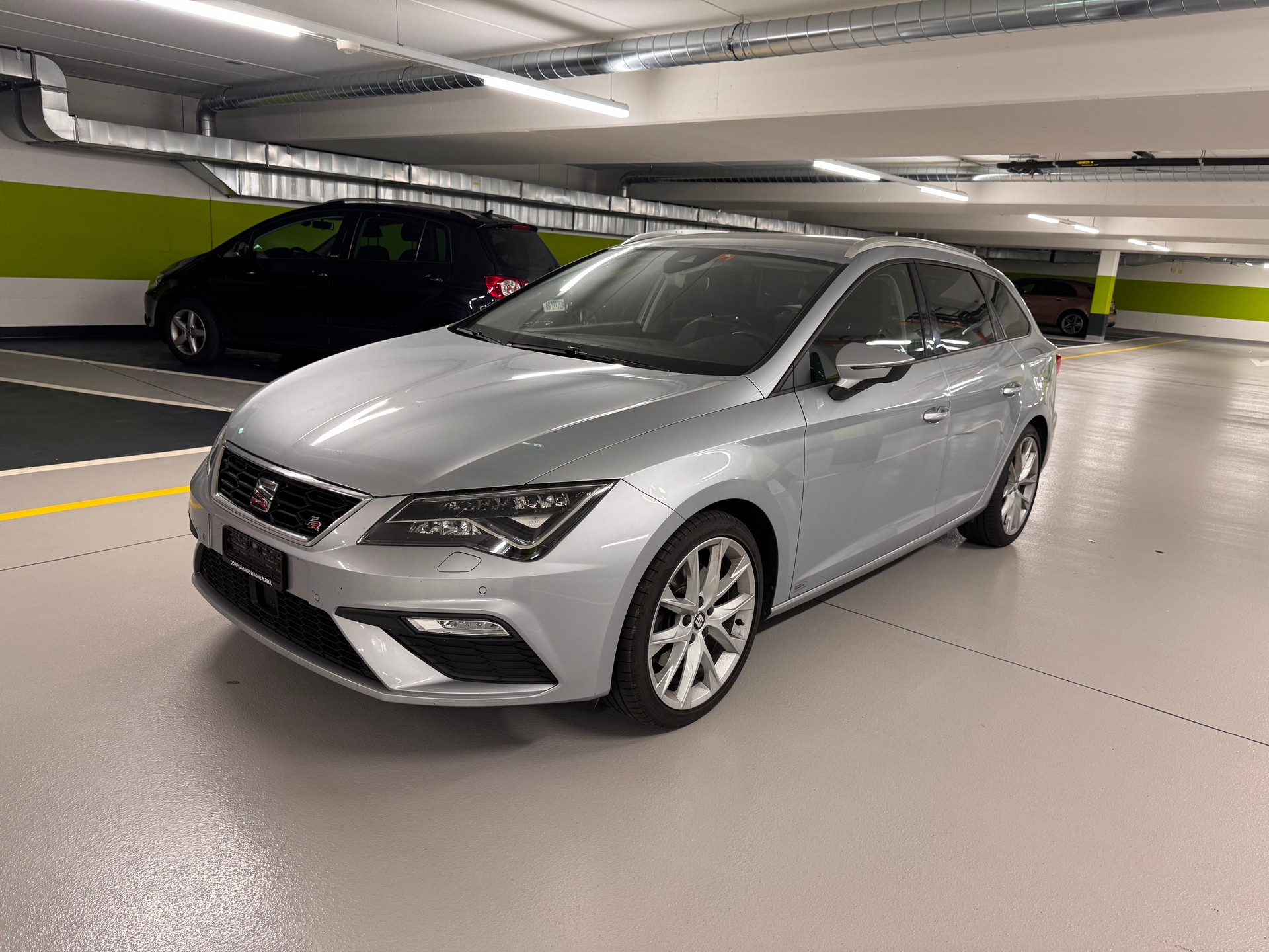 SEAT Leon ST 2.0 TDI Swiss FR DSG-image-0