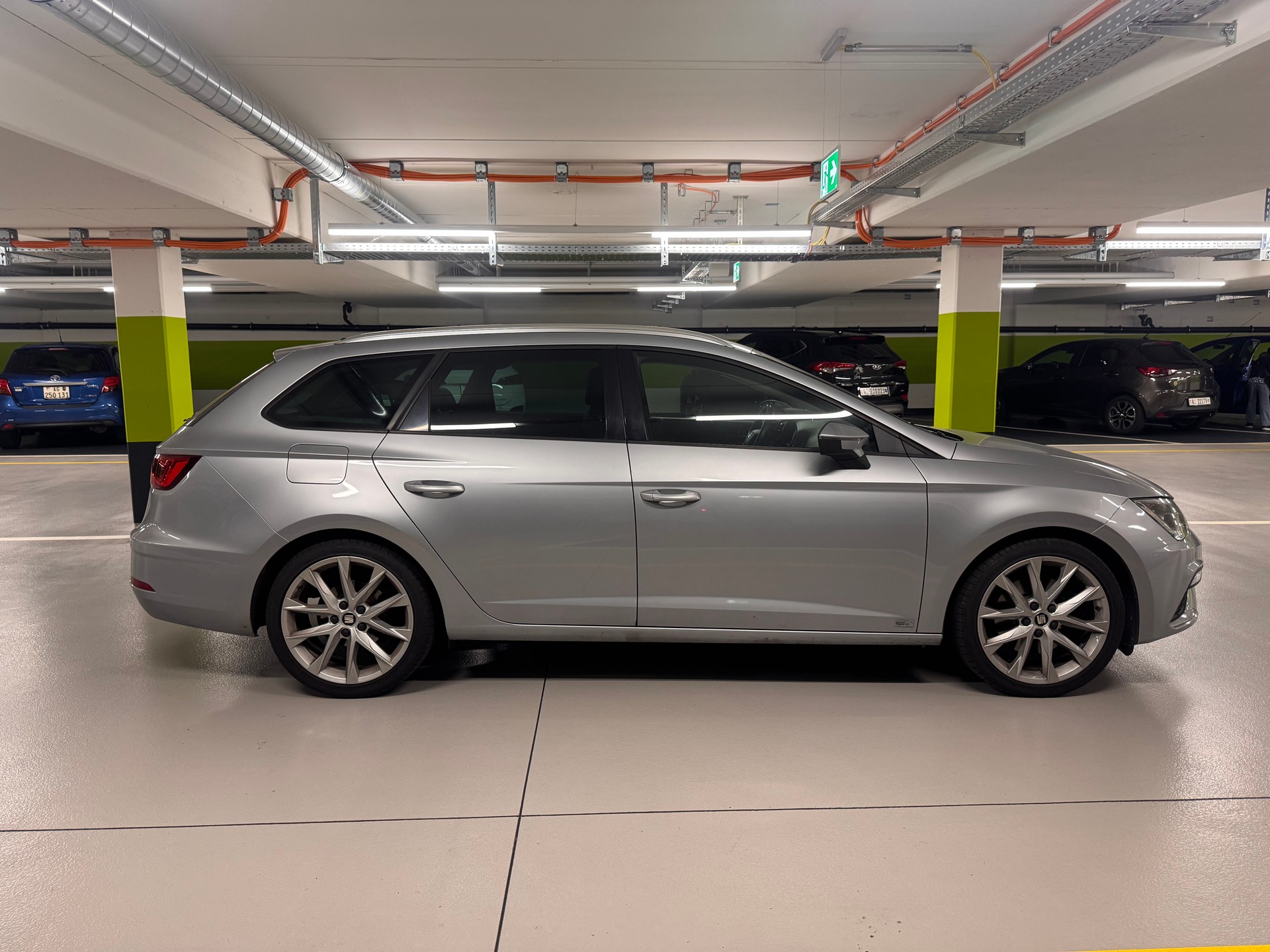 SEAT Leon ST 2.0 TDI Swiss FR DSG-image-3