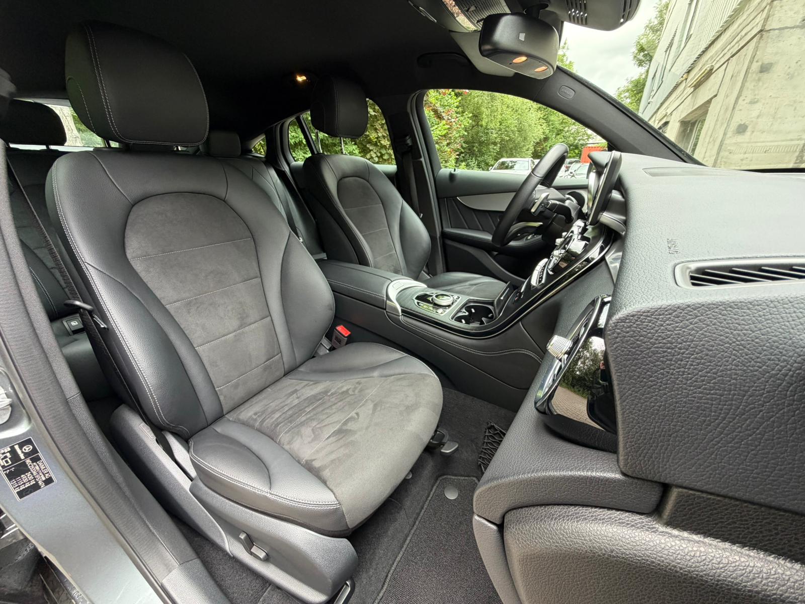 MERCEDES-BENZ GLC Coupé 250 AMG Line 4Matic 9G-Tronic-image-18