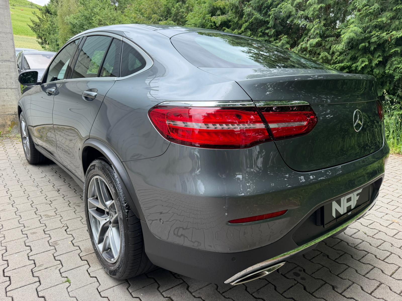 MERCEDES-BENZ GLC Coupé 250 AMG Line 4Matic 9G-Tronic-image-2