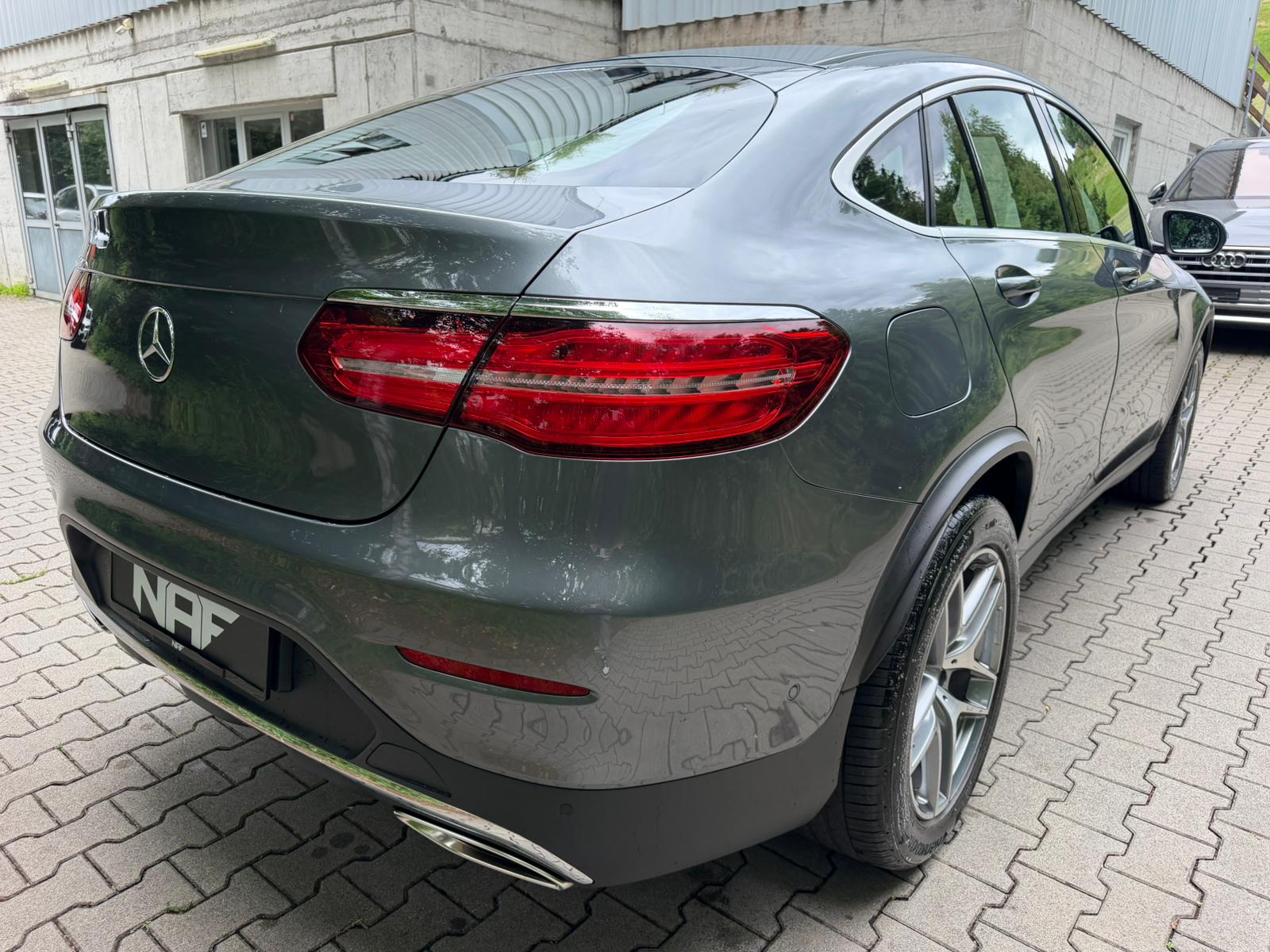 MERCEDES-BENZ GLC Coupé 250 AMG Line 4Matic 9G-Tronic-image-4