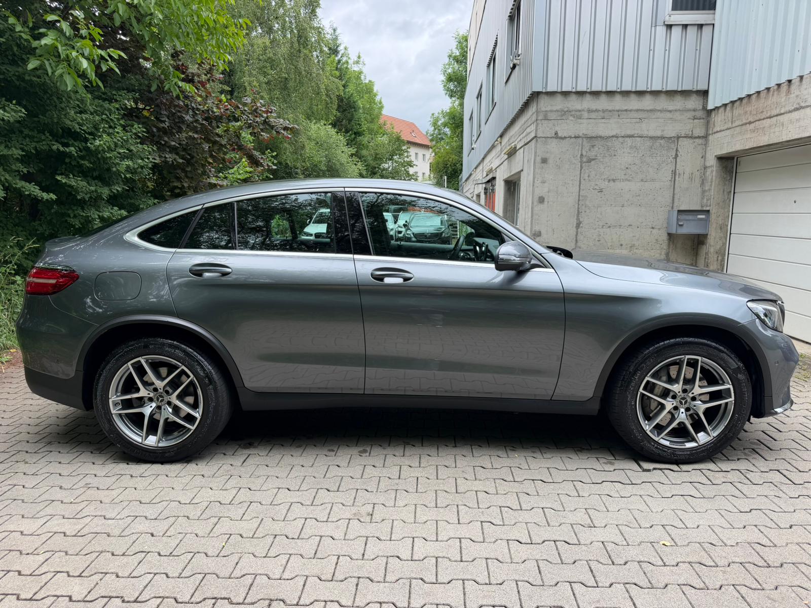 MERCEDES-BENZ GLC Coupé 250 AMG Line 4Matic 9G-Tronic-image-5