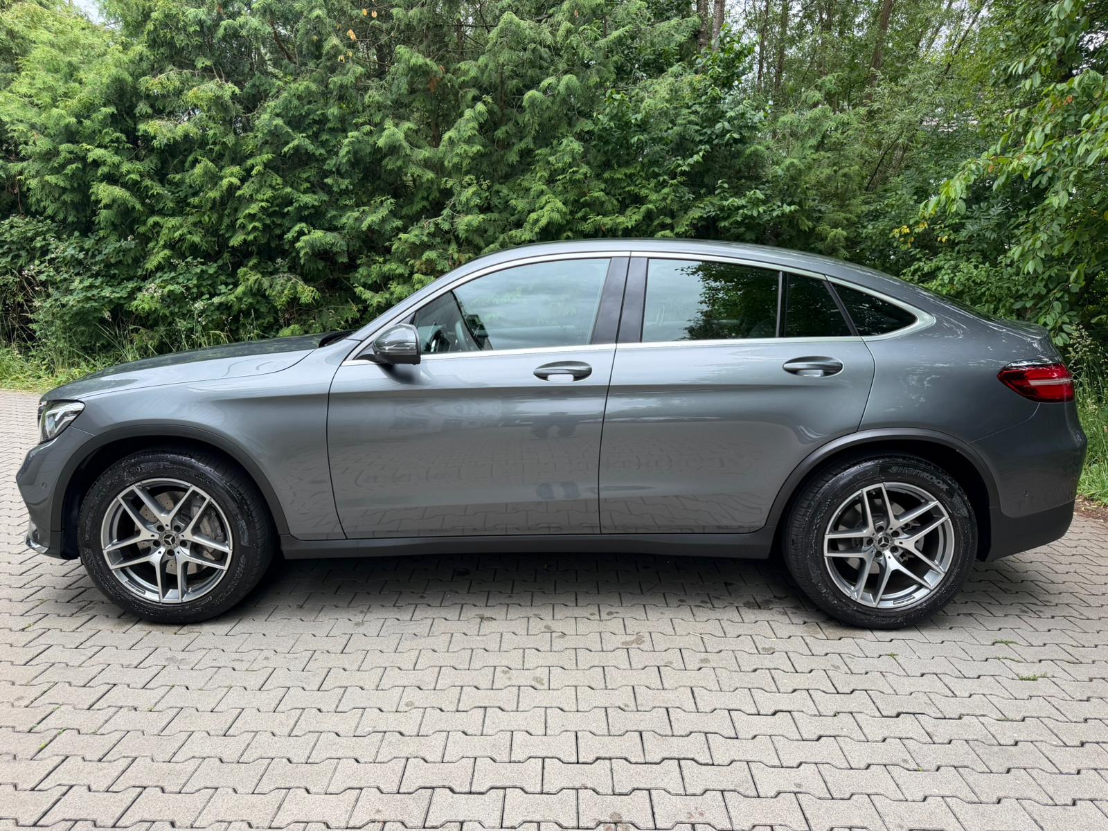 MERCEDES-BENZ GLC Coupé 250 AMG Line 4Matic 9G-Tronic-image-1