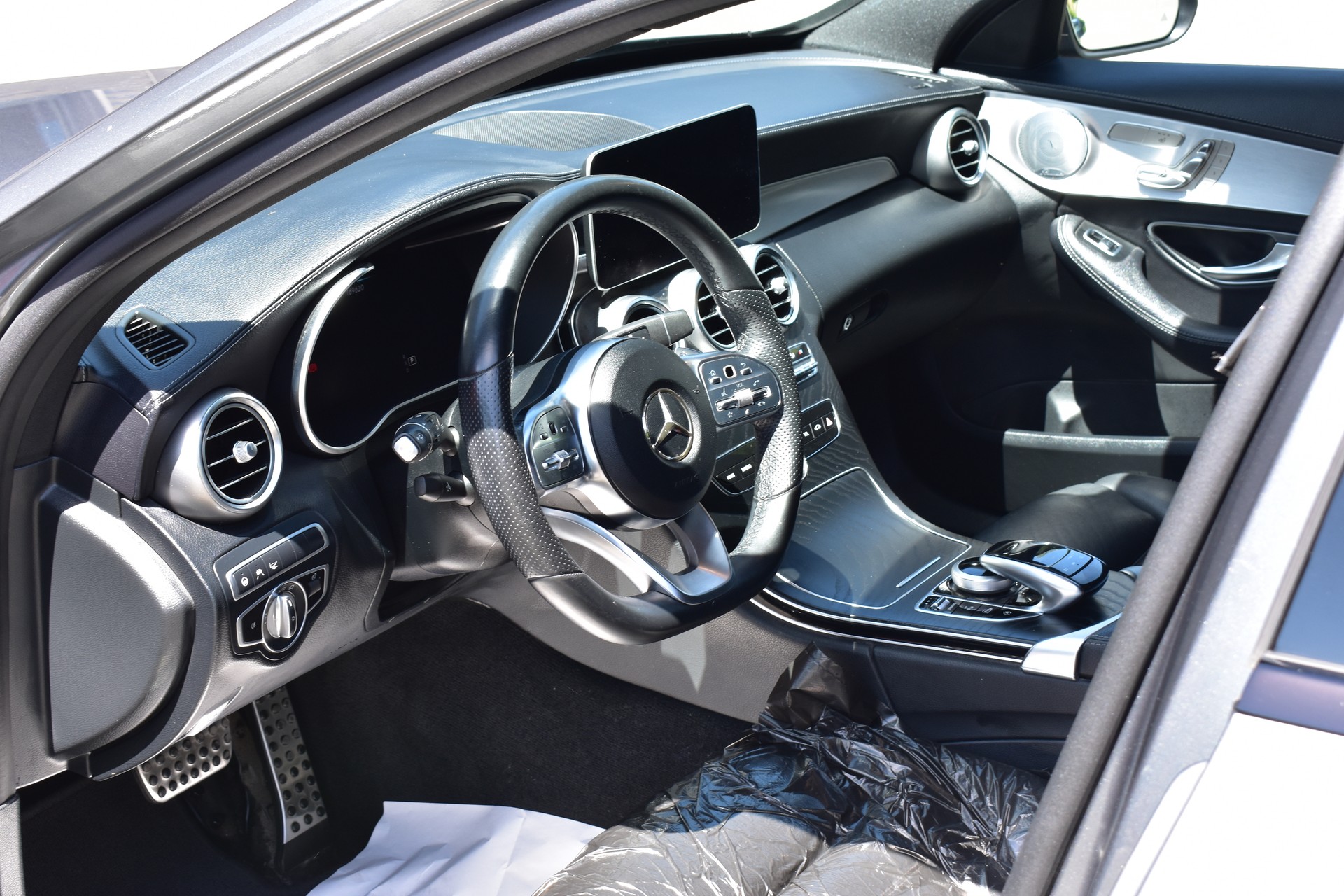 MERCEDES-BENZ C 220 d AMG Line 4matic-image-2