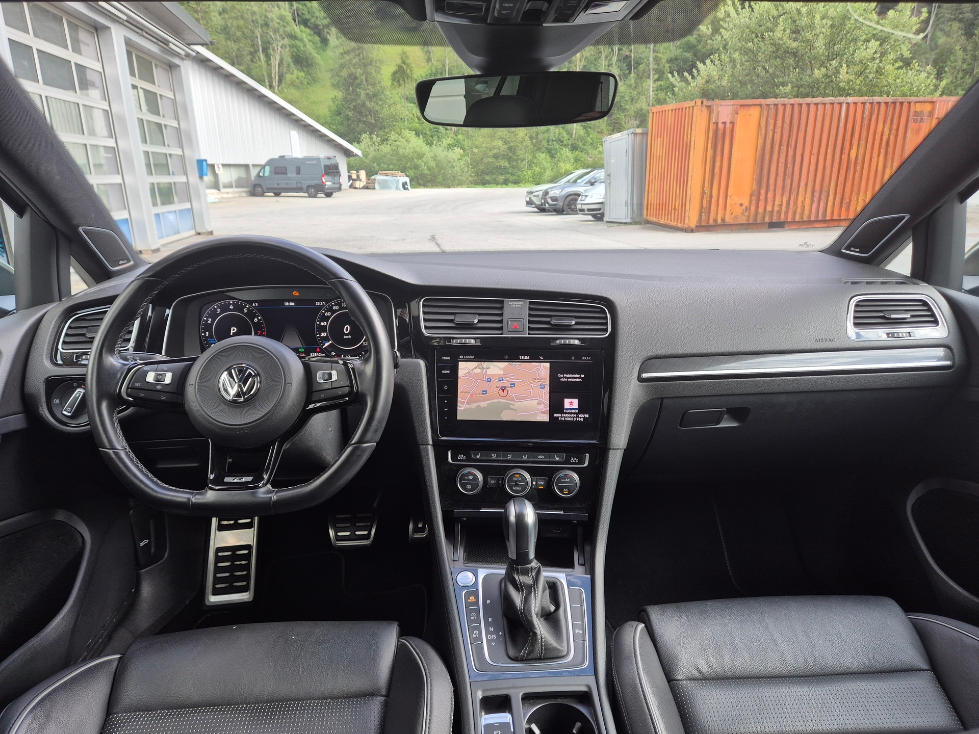 VW Golf 2.0 TSI R 4Motion DSG-image-9
