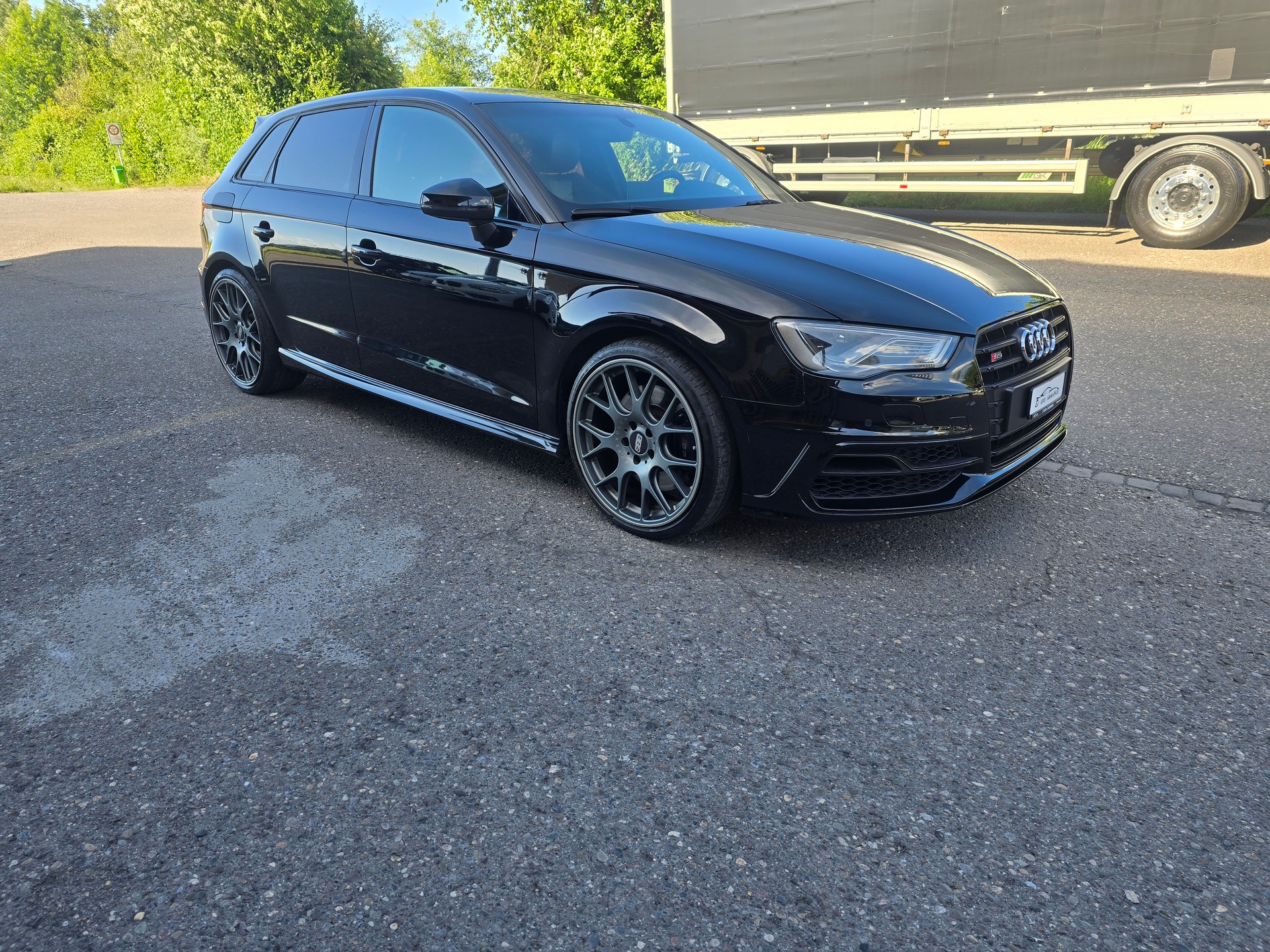 AUDI S3 Sportback 2.0 TFSI quattro S-tronic-image-2