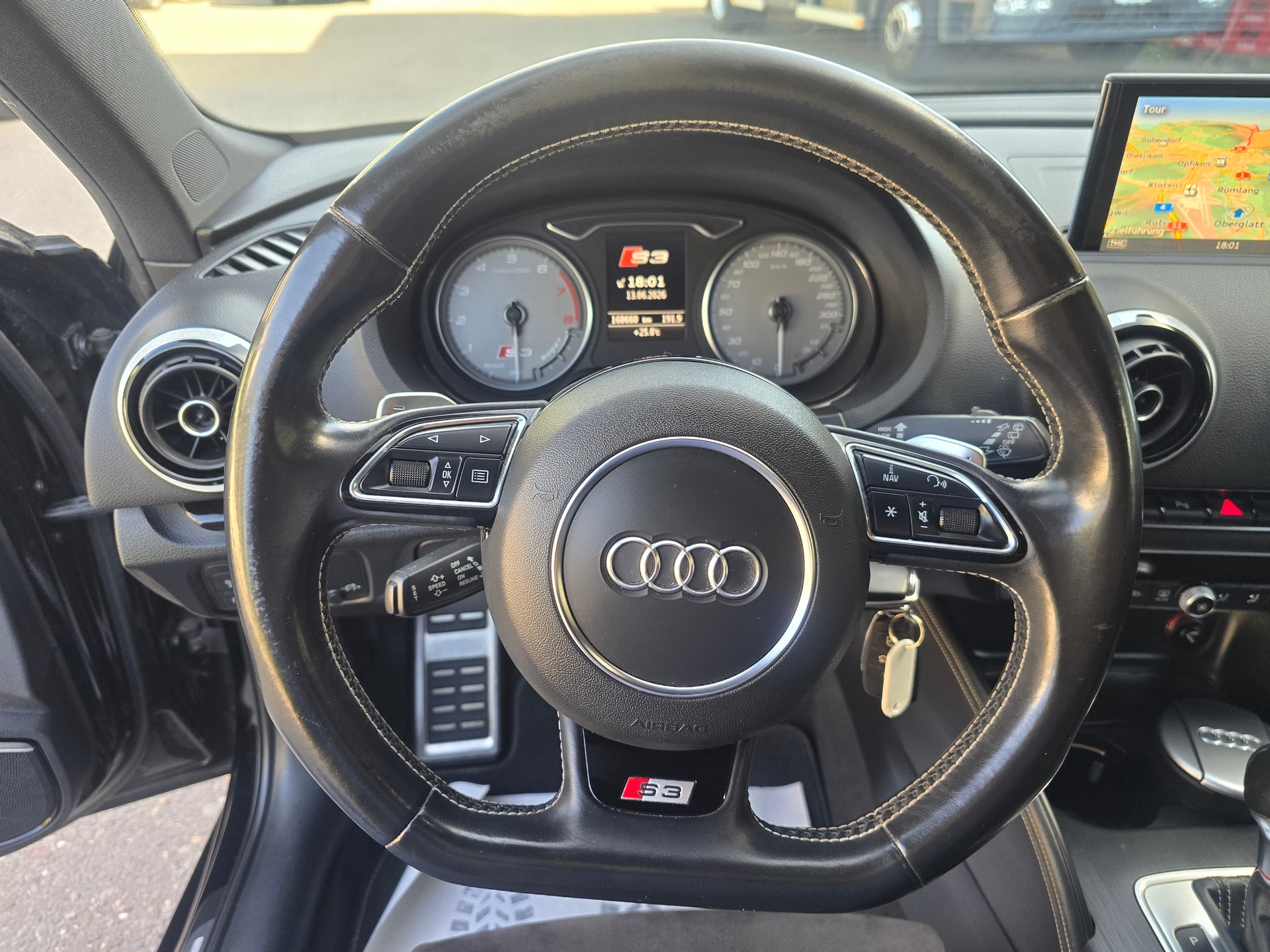 AUDI S3 Sportback 2.0 TFSI quattro S-tronic-image-18