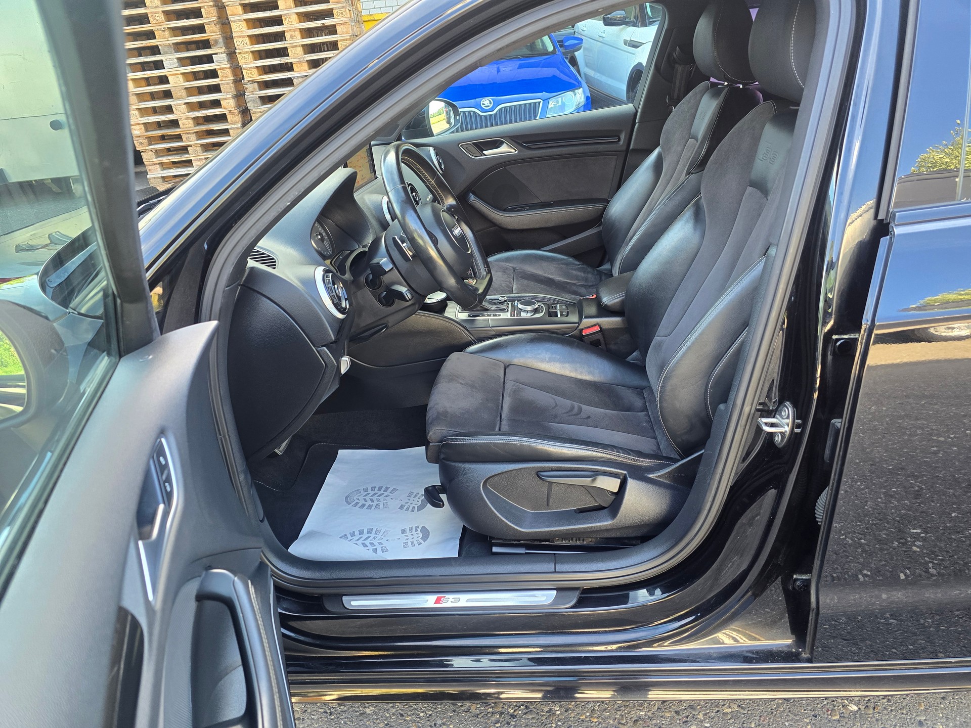 AUDI S3 Sportback 2.0 TFSI quattro S-tronic-image-11