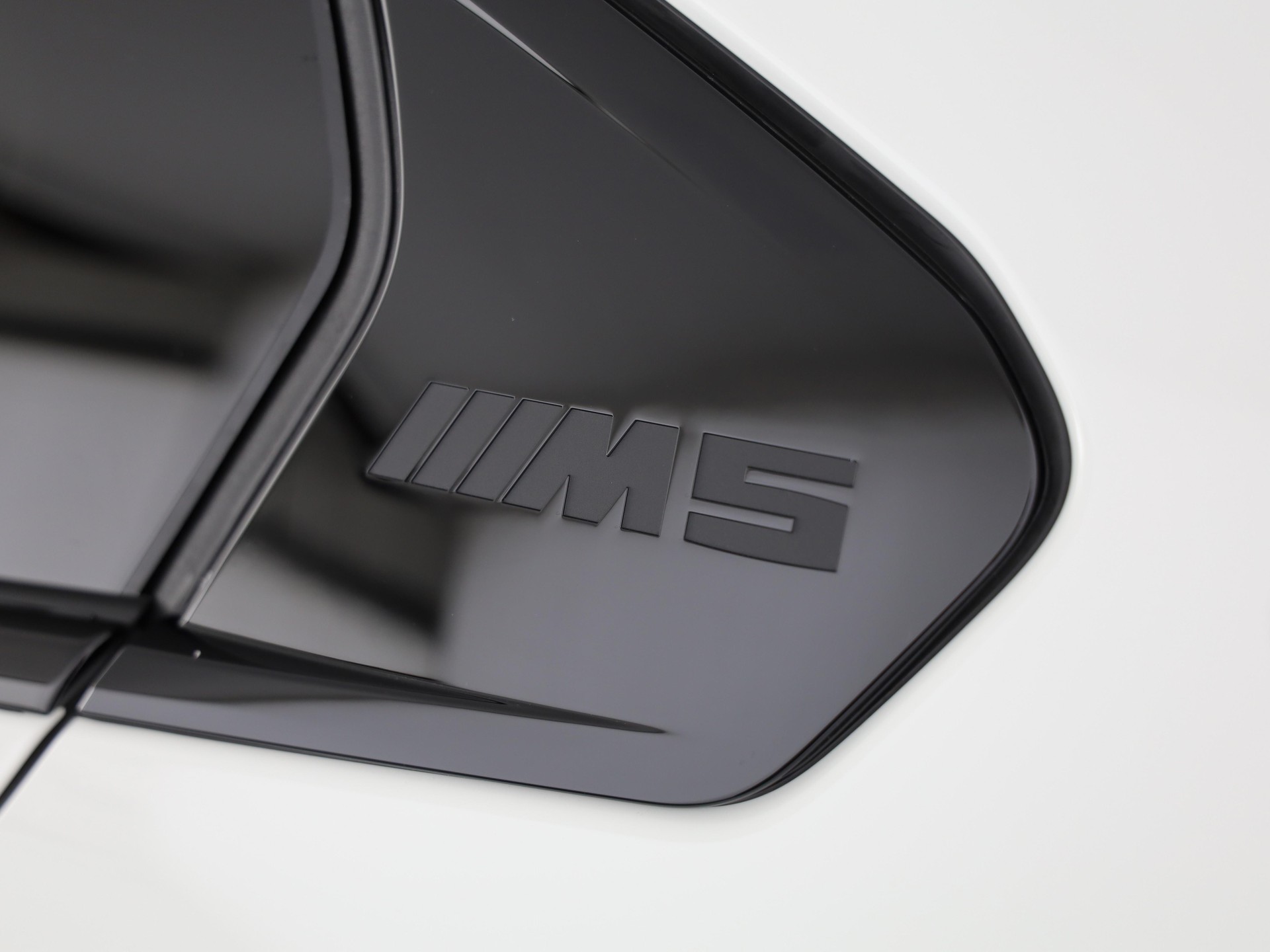 BMW M5 xDrive-image-8