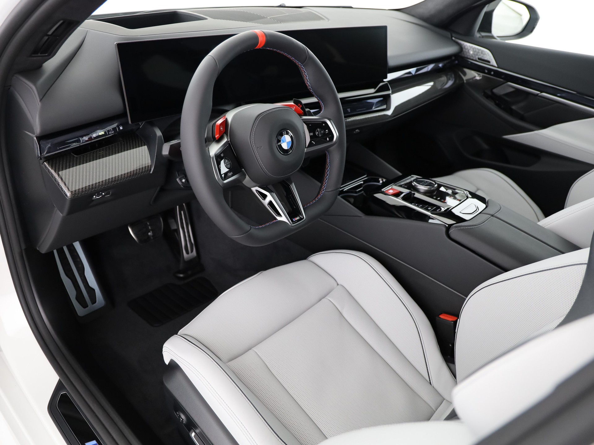 BMW M5 xDrive-image-15