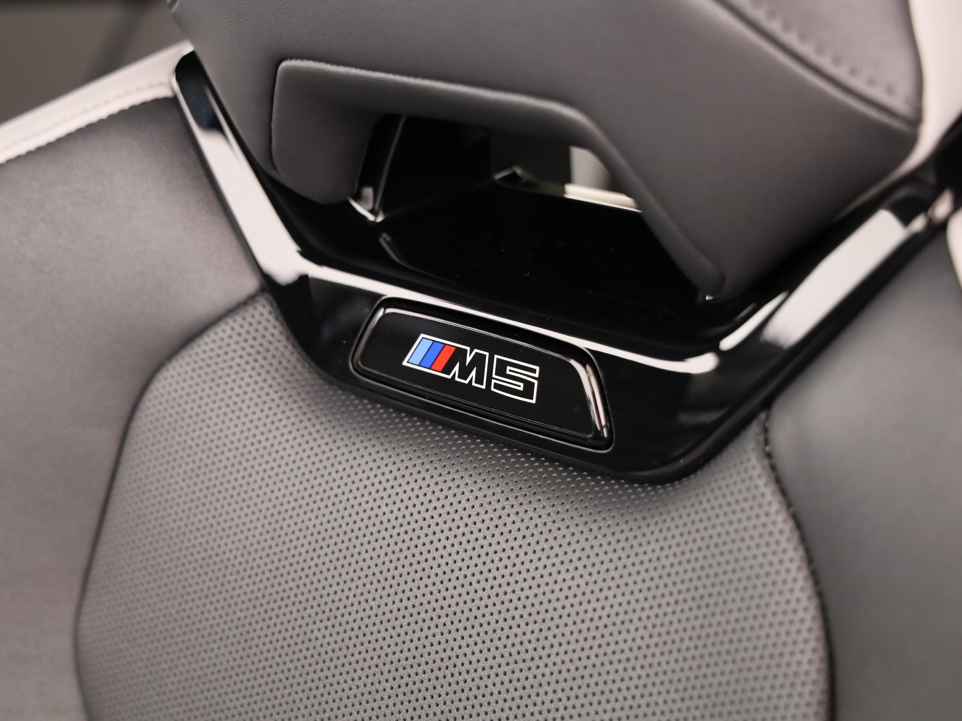 BMW M5 xDrive-image-17